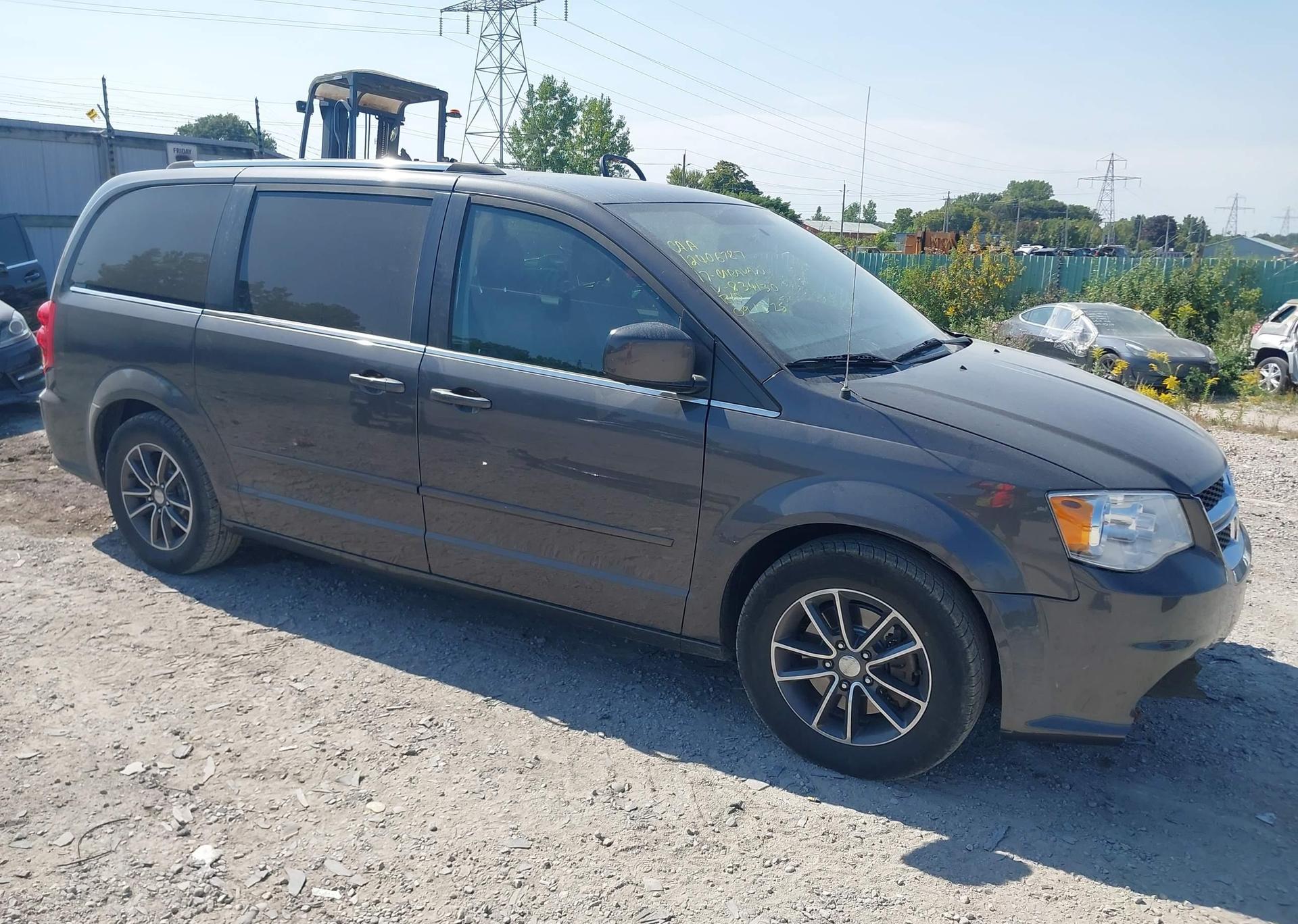 2017 DODGE GRAND CARAVAN SE