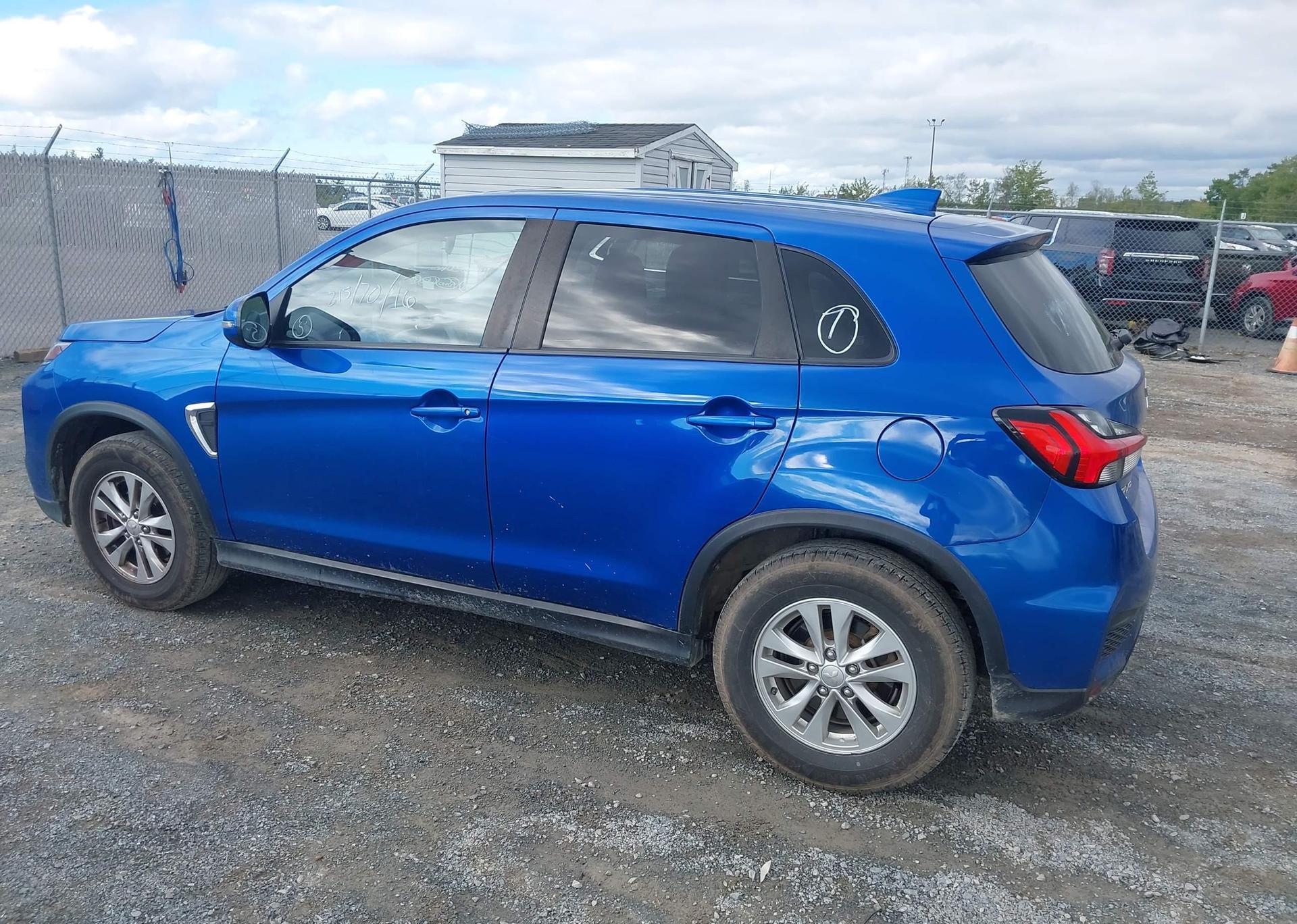 2021 MITSUBISHI RVR SE