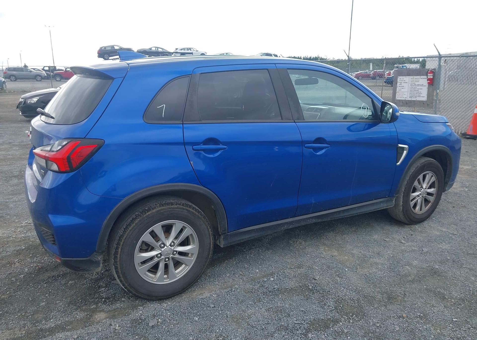 2021 MITSUBISHI RVR SE