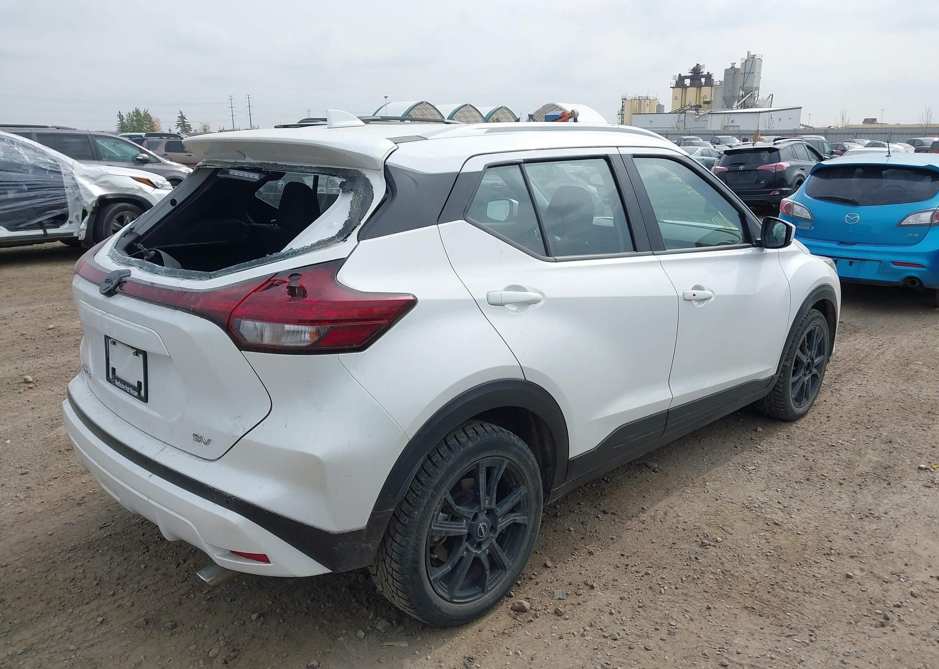 2023 NISSAN KICKS SV