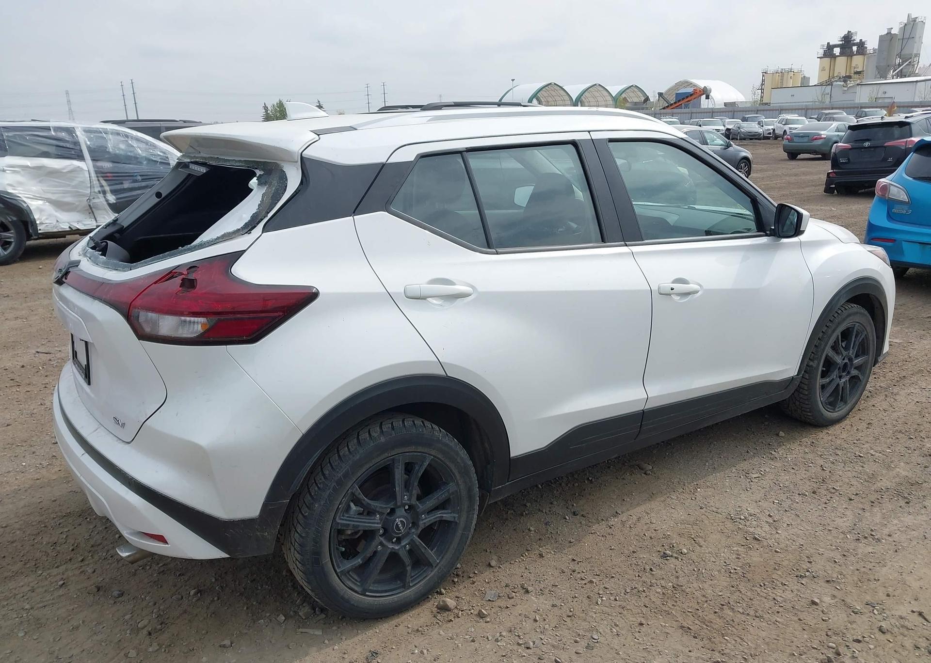 2023 NISSAN KICKS SV