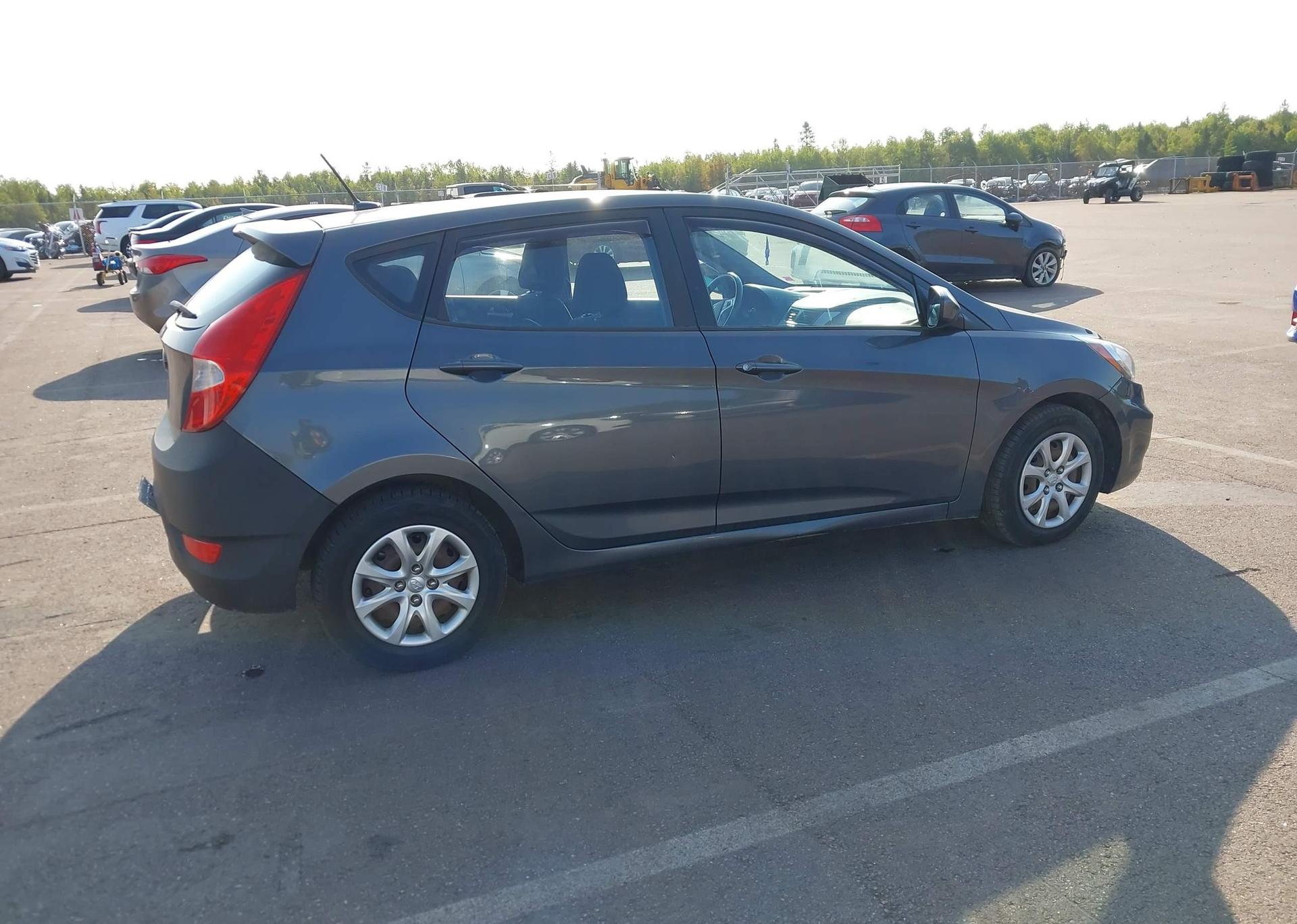 2012 HYUNDAI ACCENT GLS