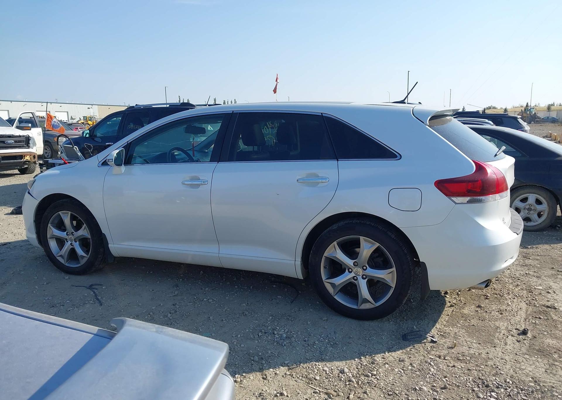 2013 TOYOTA VENZA LE