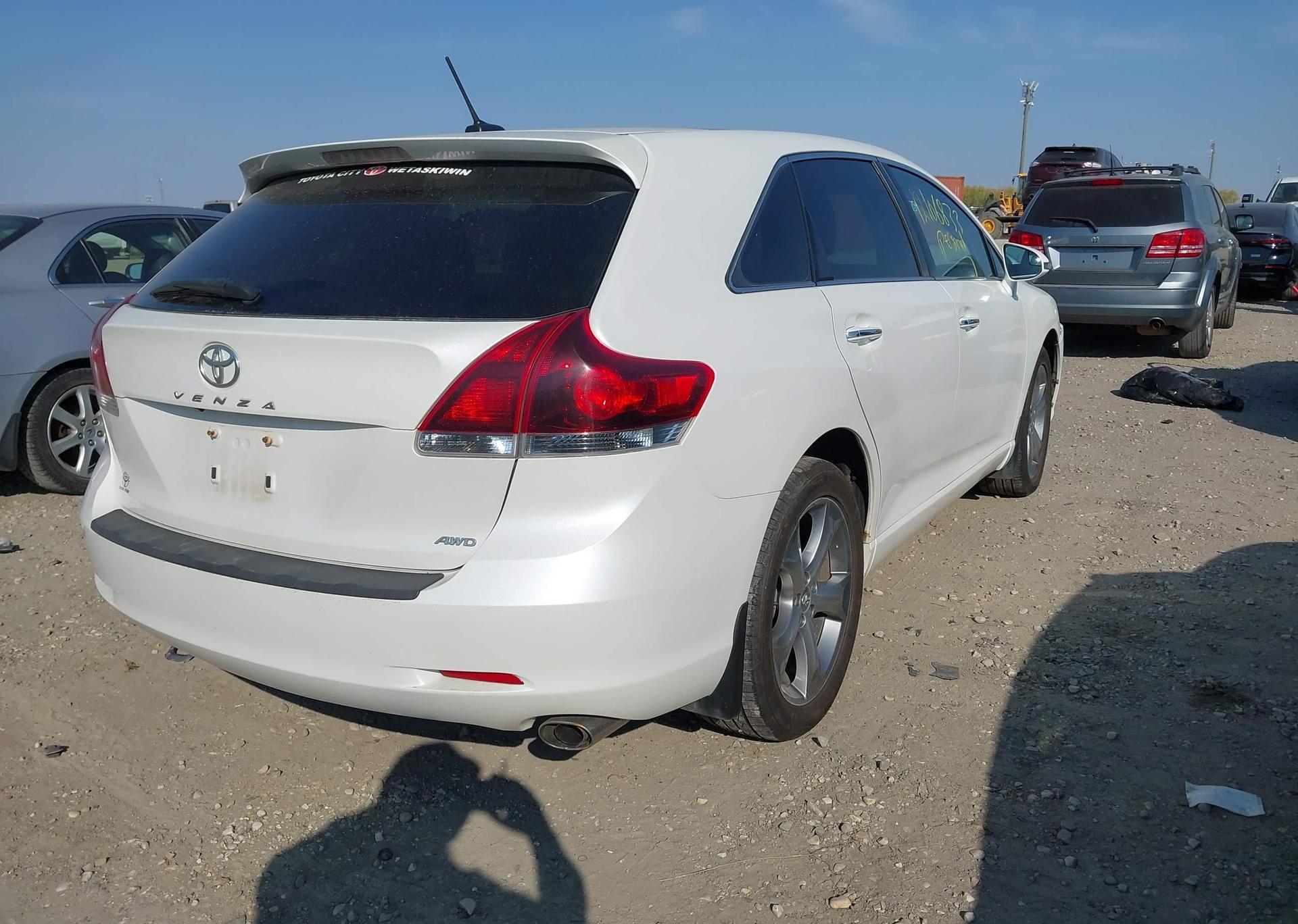 2013 TOYOTA VENZA LE