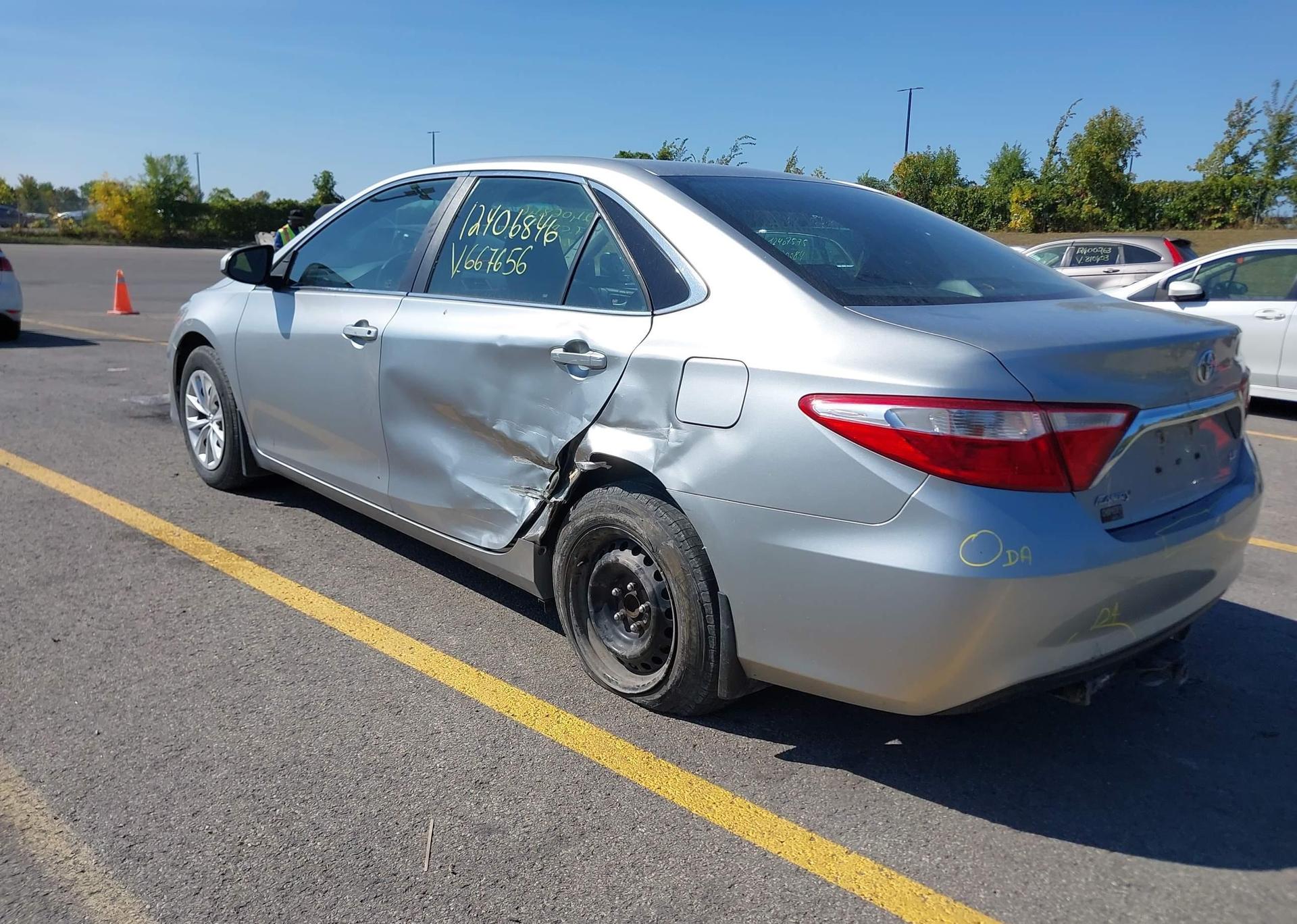 2017 TOYOTA CAMRY LE