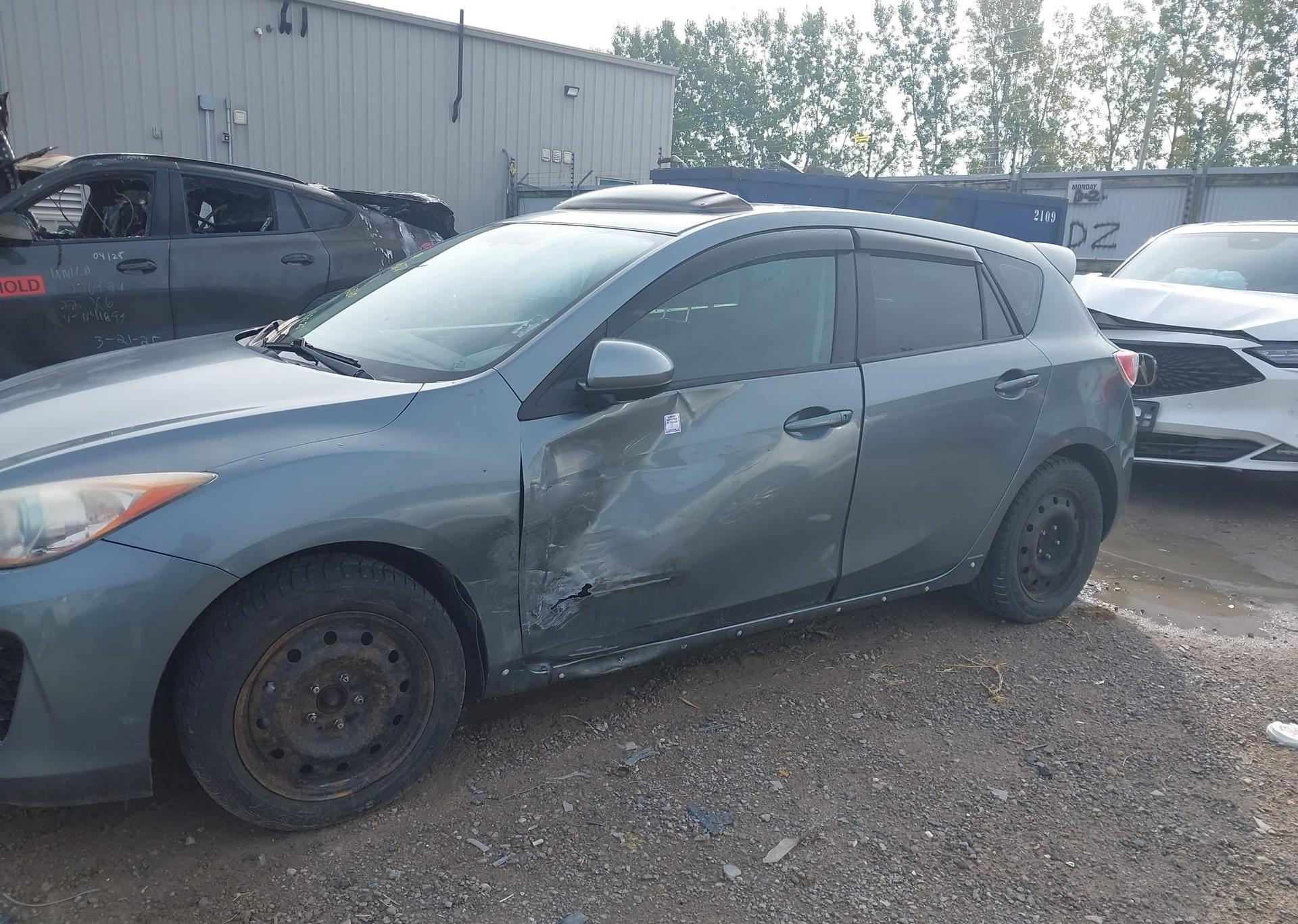 2012 MAZDA 3 I