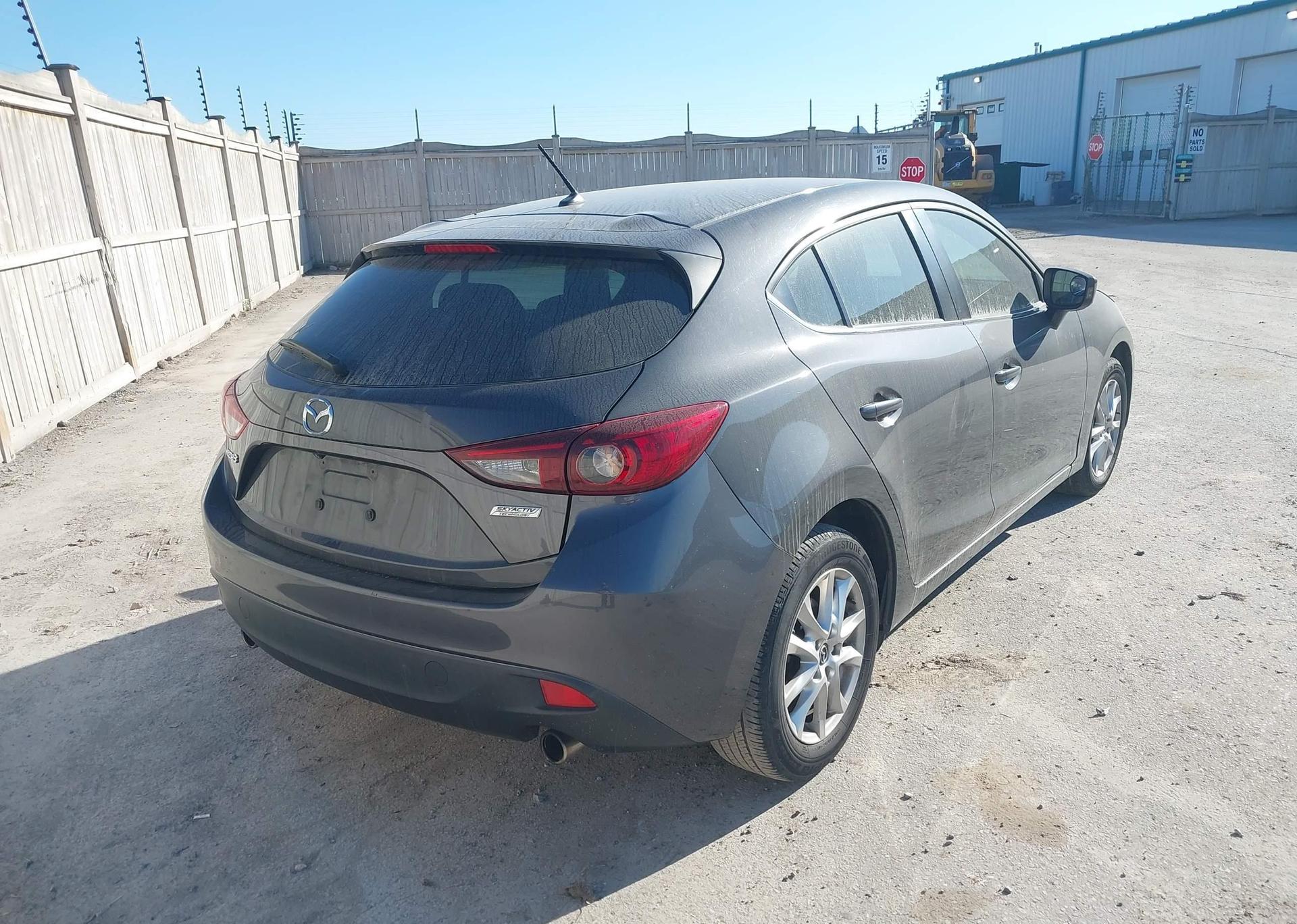 2015 MAZDA MAZDA3
