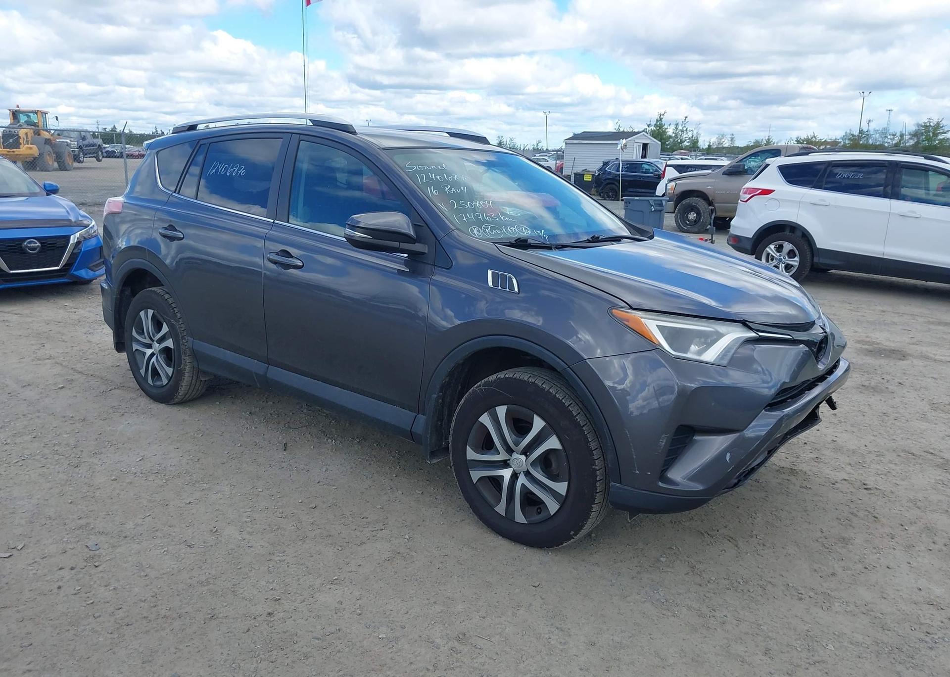 2016 TOYOTA RAV4 LE