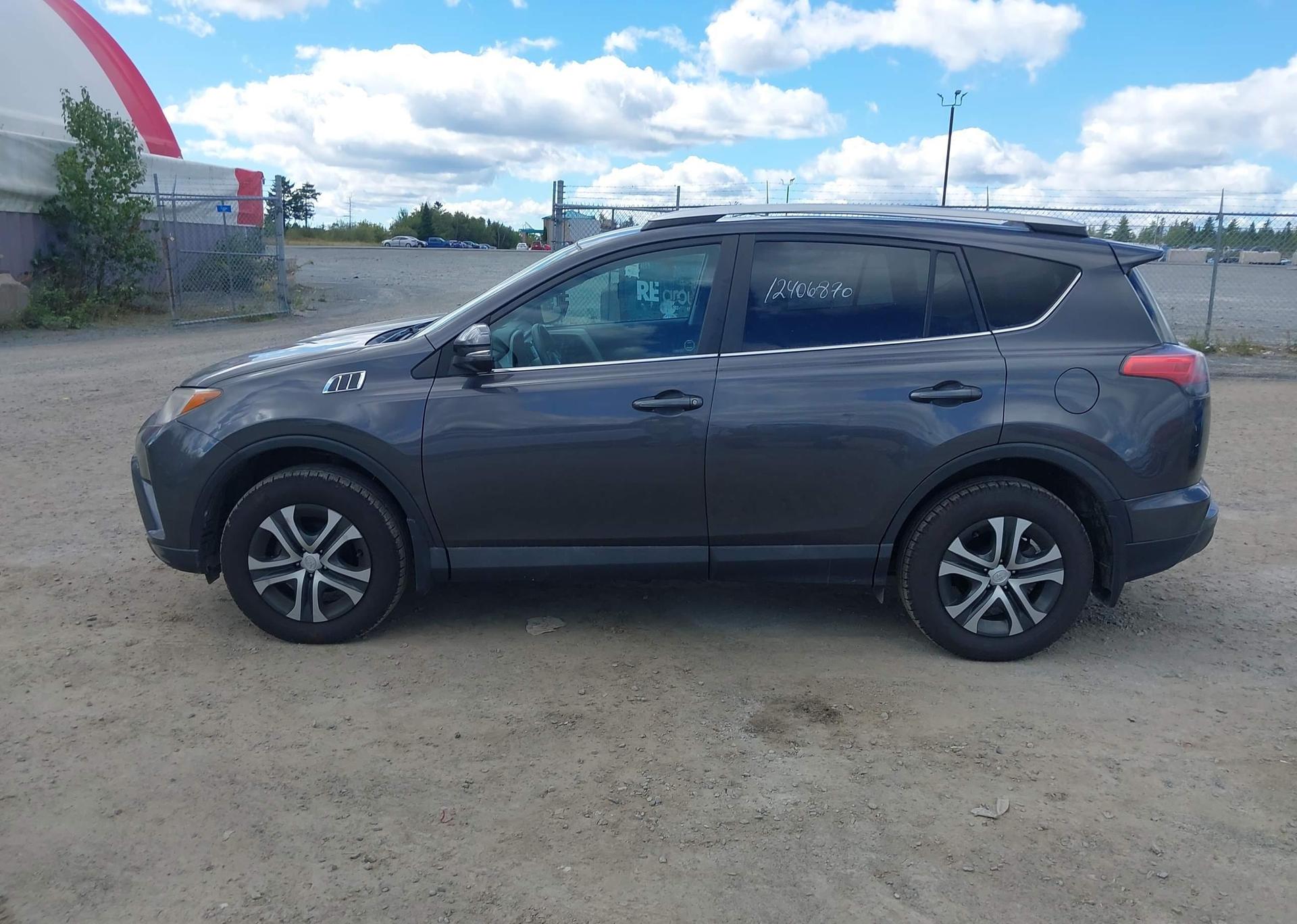 2016 TOYOTA RAV4 LE