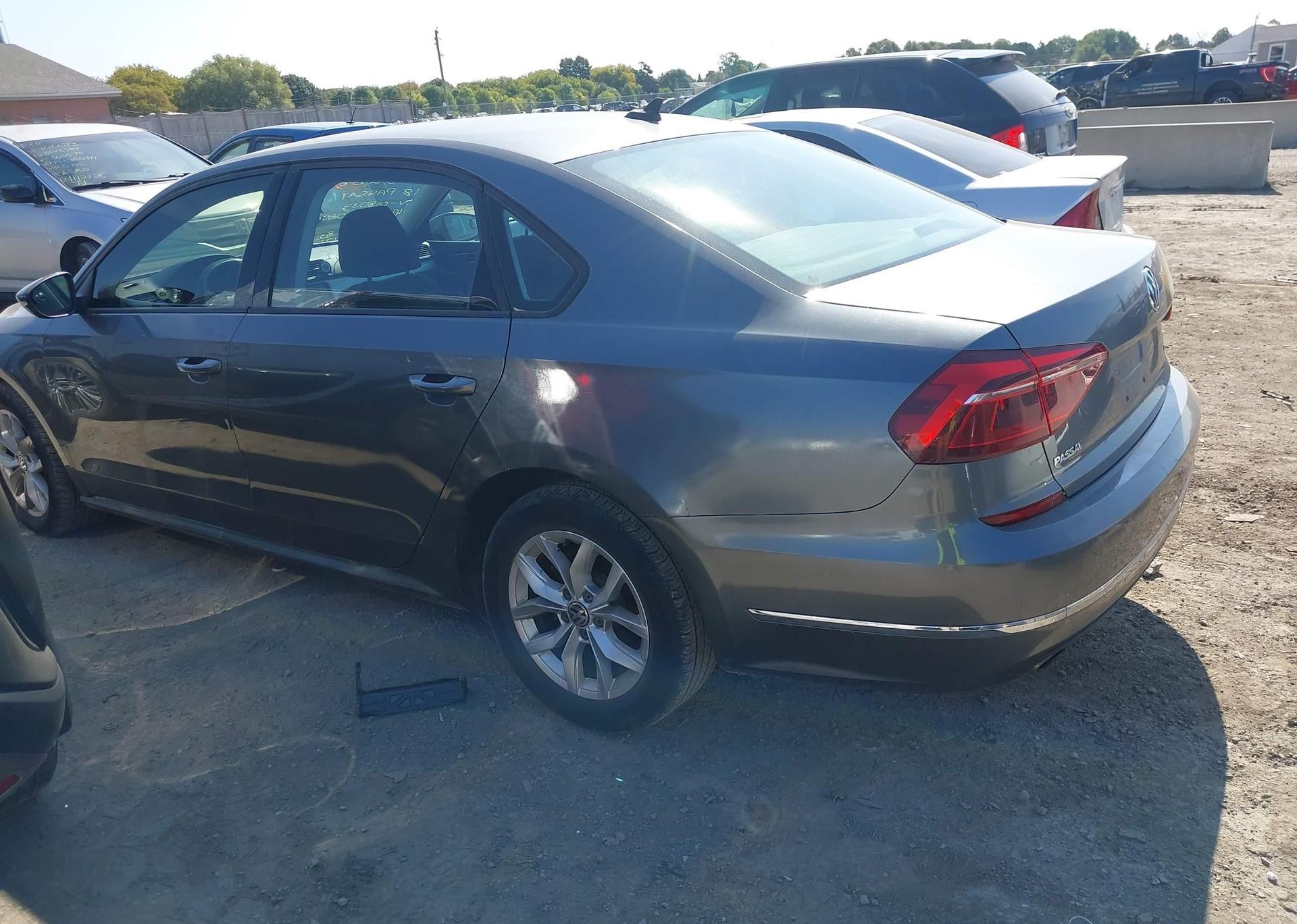 2018 VOLKSWAGEN PASSAT