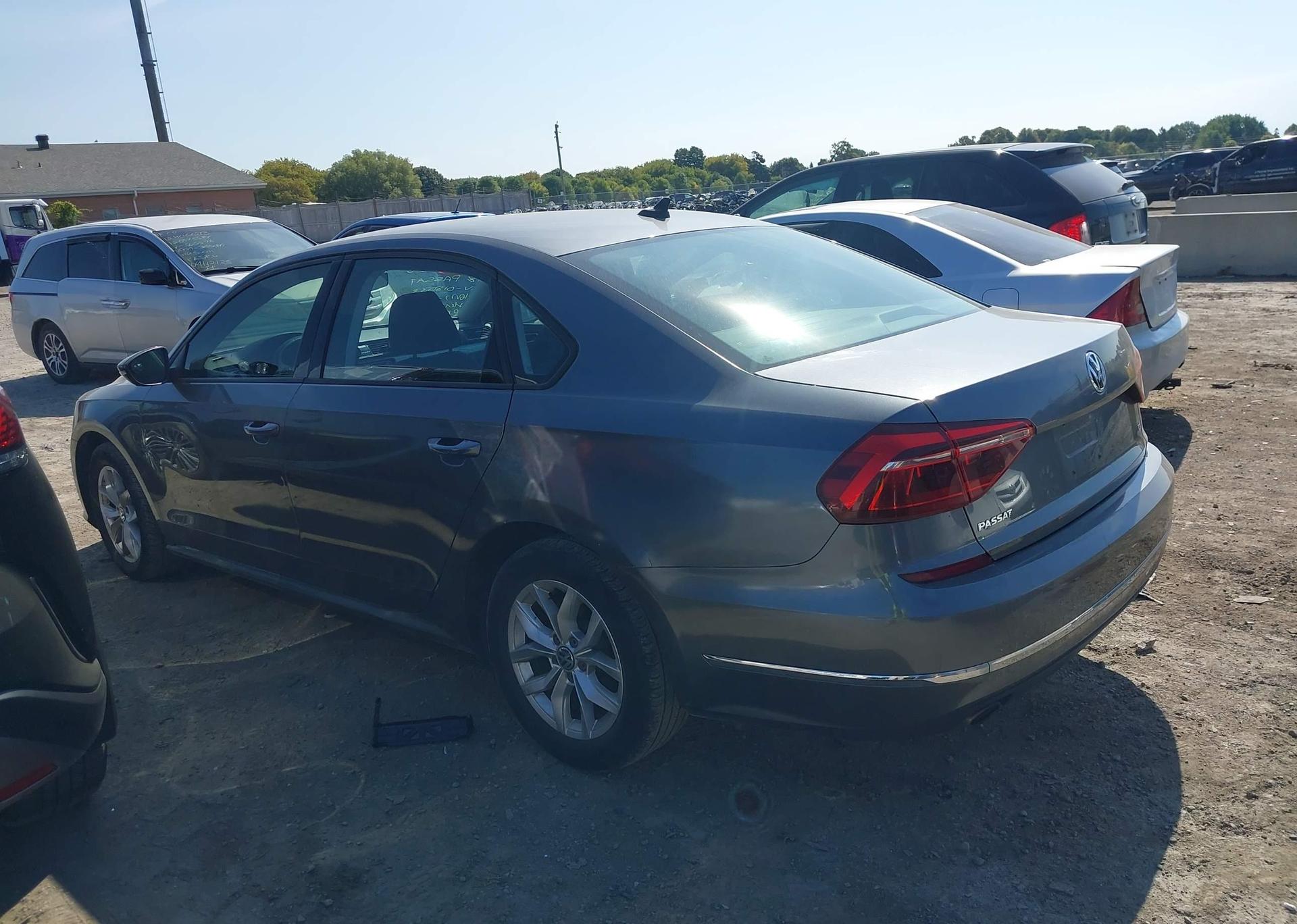 2018 VOLKSWAGEN PASSAT