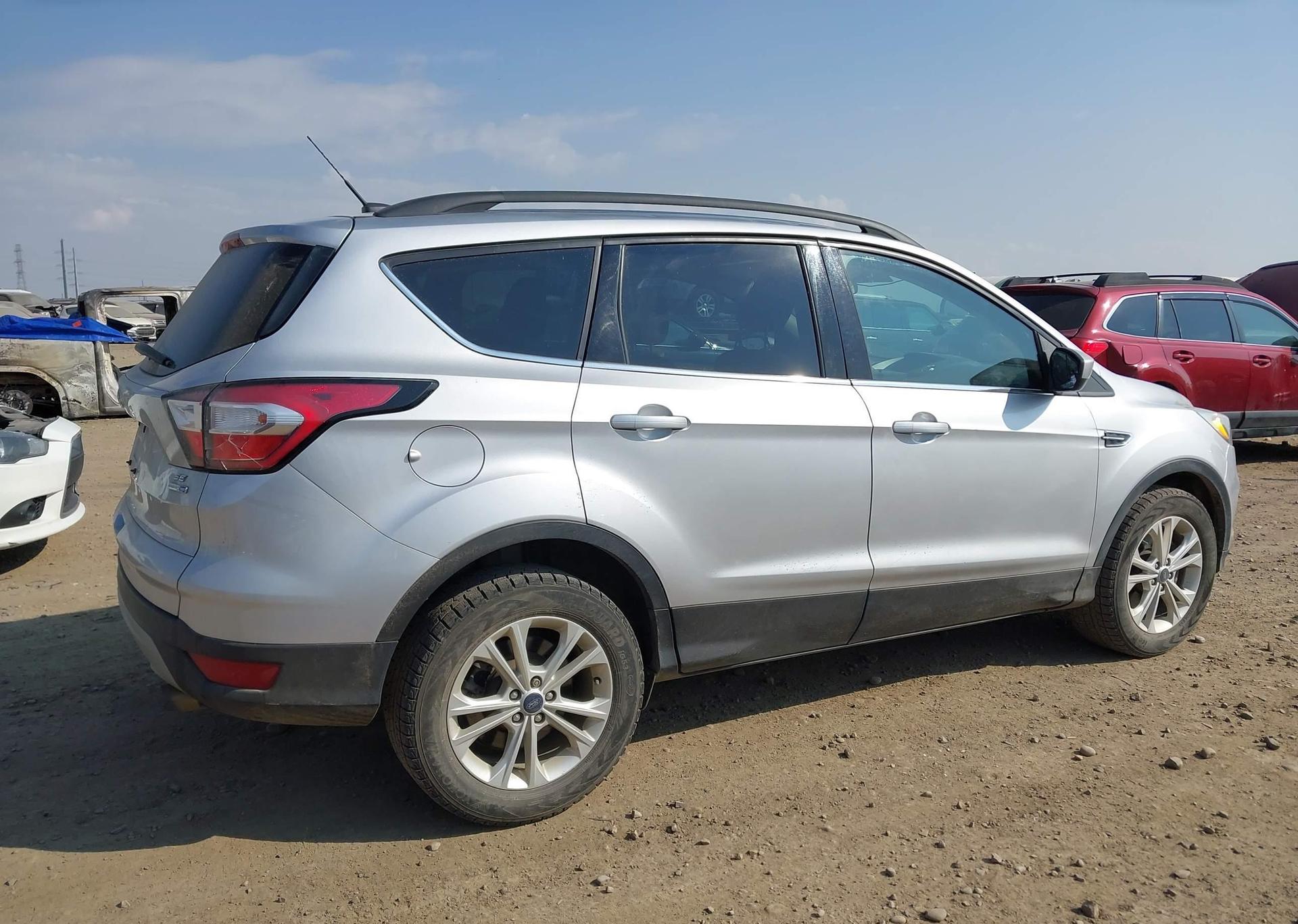 2018 FORD ESCAPE SE