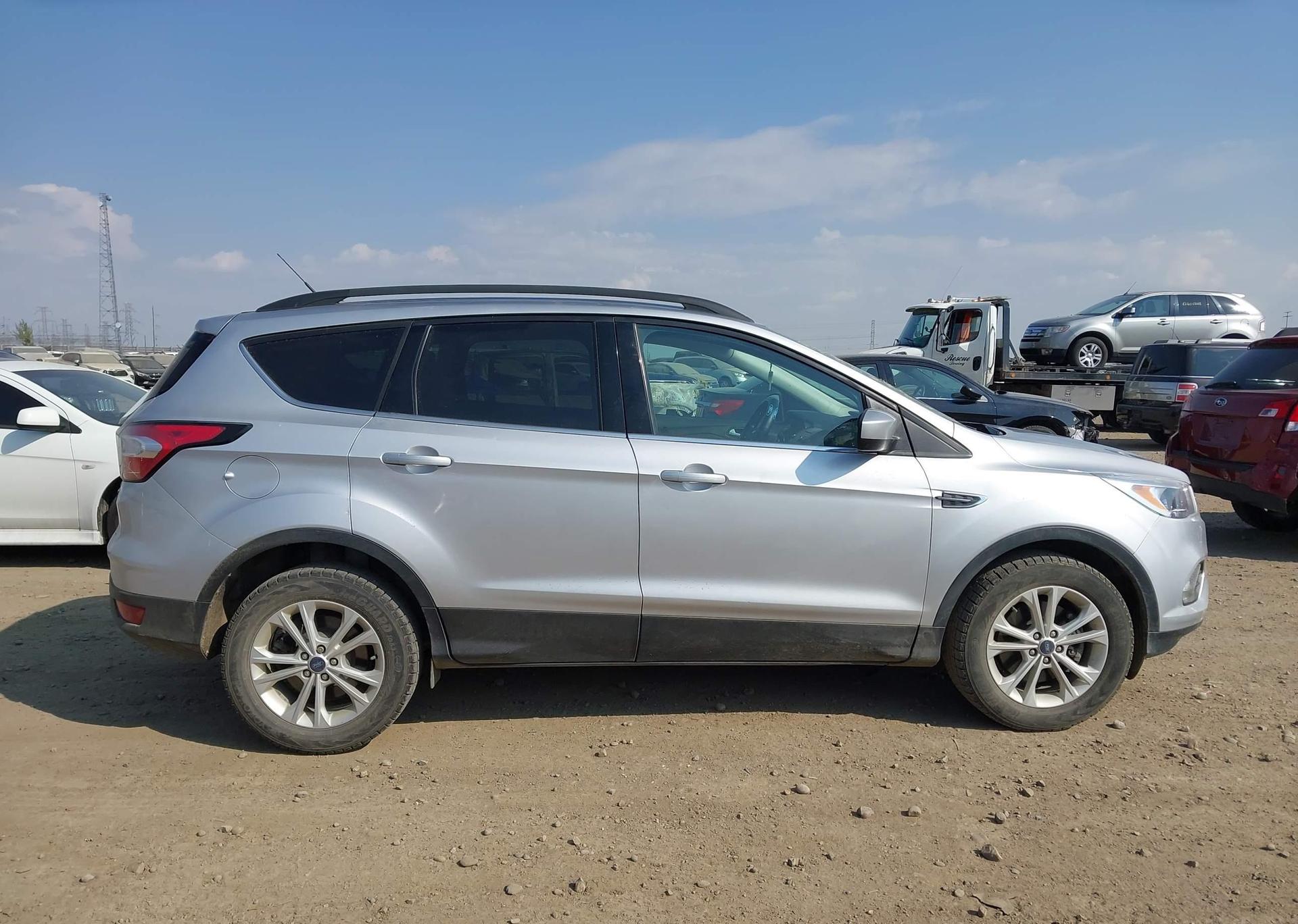 2018 FORD ESCAPE SE