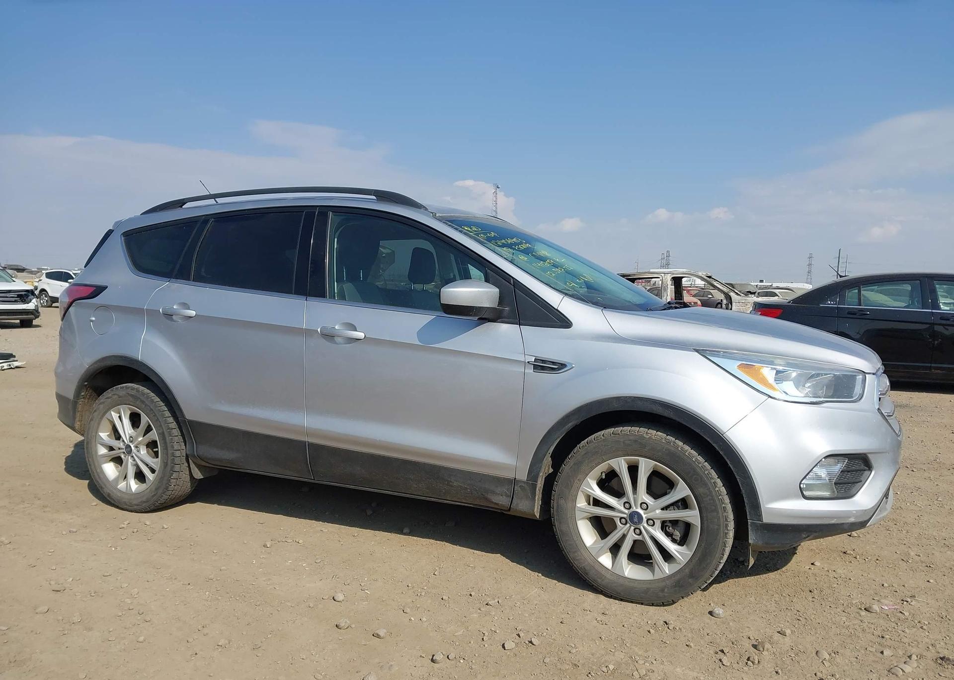 2018 FORD ESCAPE SE