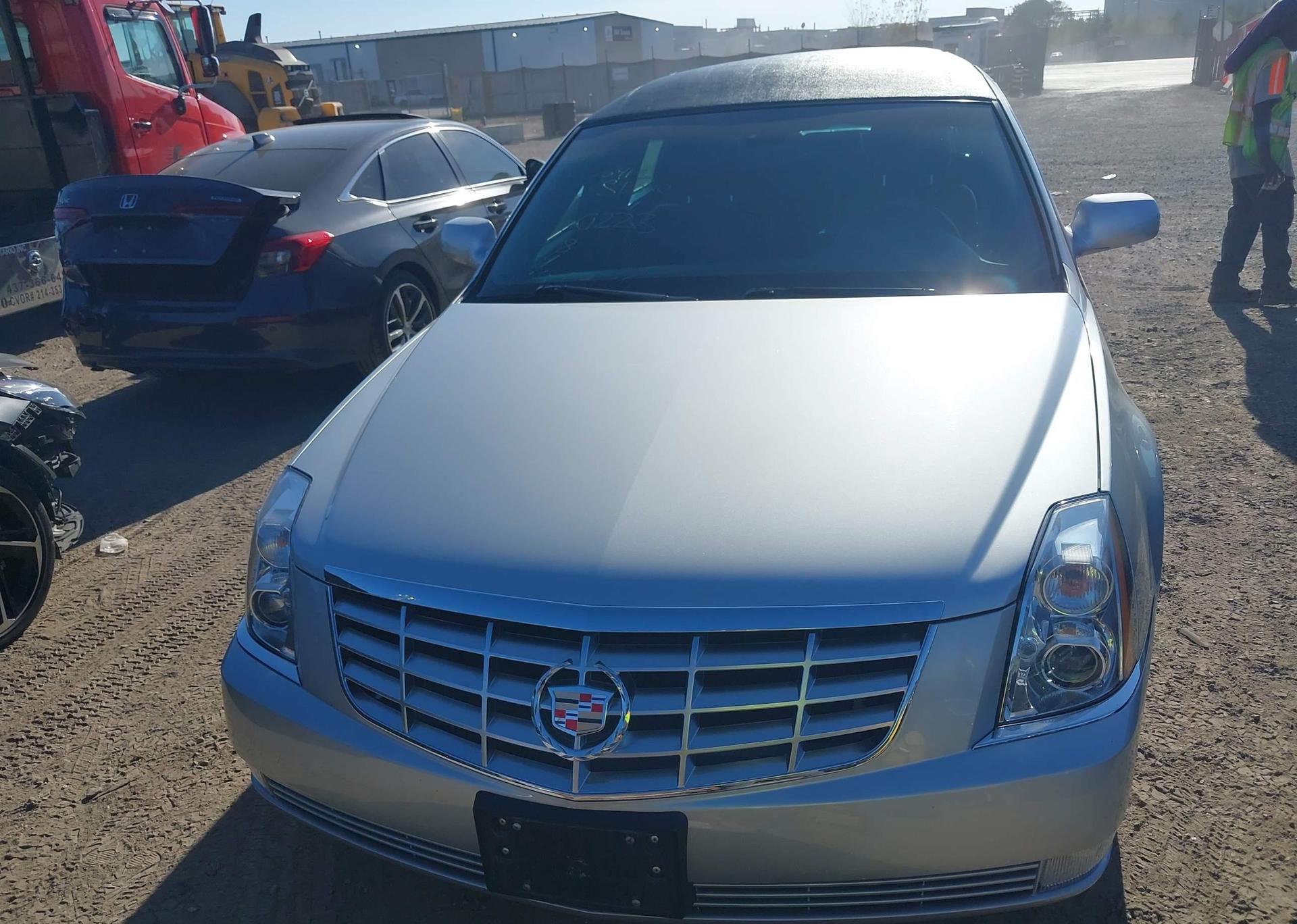 2010 CADILLAC DTS LIMOUSINE