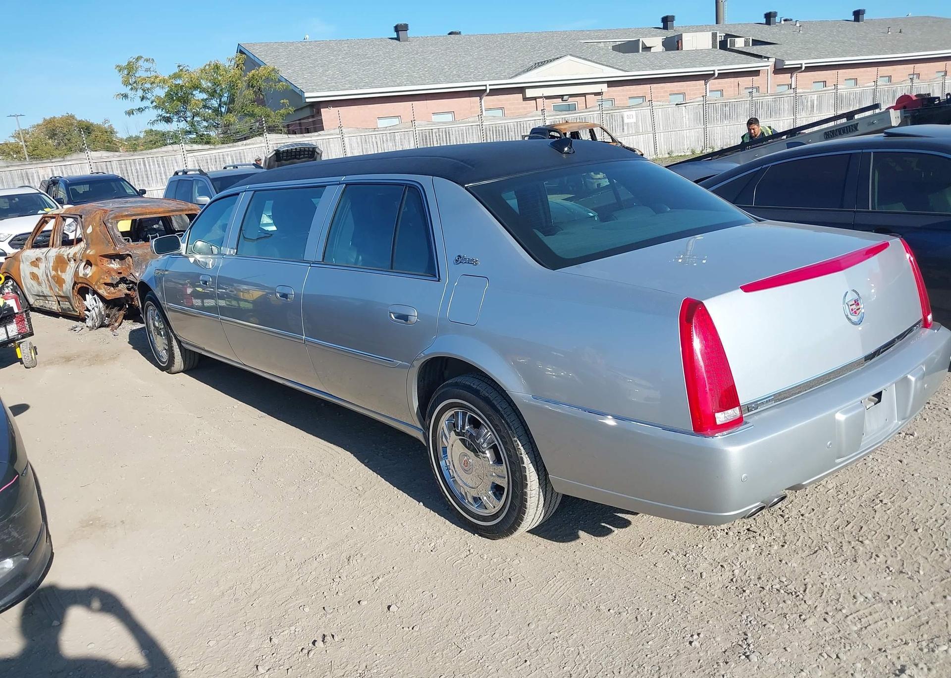 2010 CADILLAC DTS LIMOUSINE