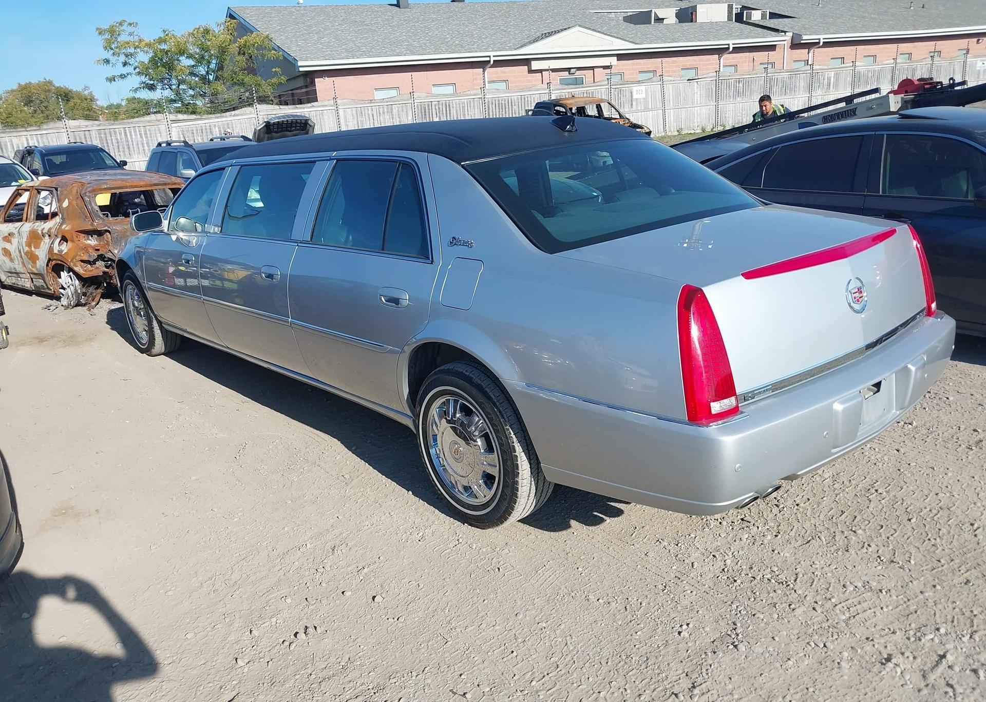 2010 CADILLAC DTS LIMOUSINE