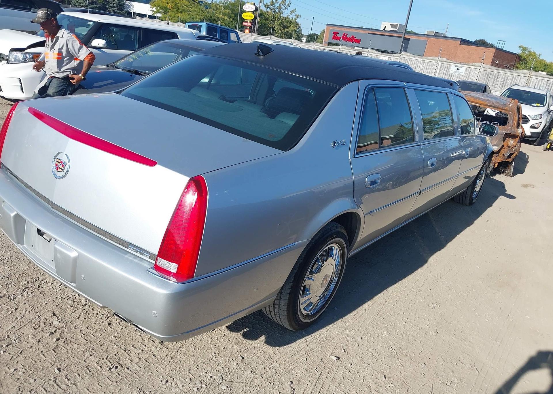 2010 CADILLAC DTS LIMOUSINE