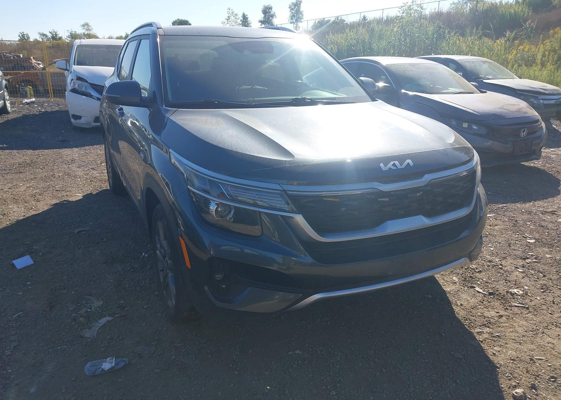 2022 KIA SELTOS EX