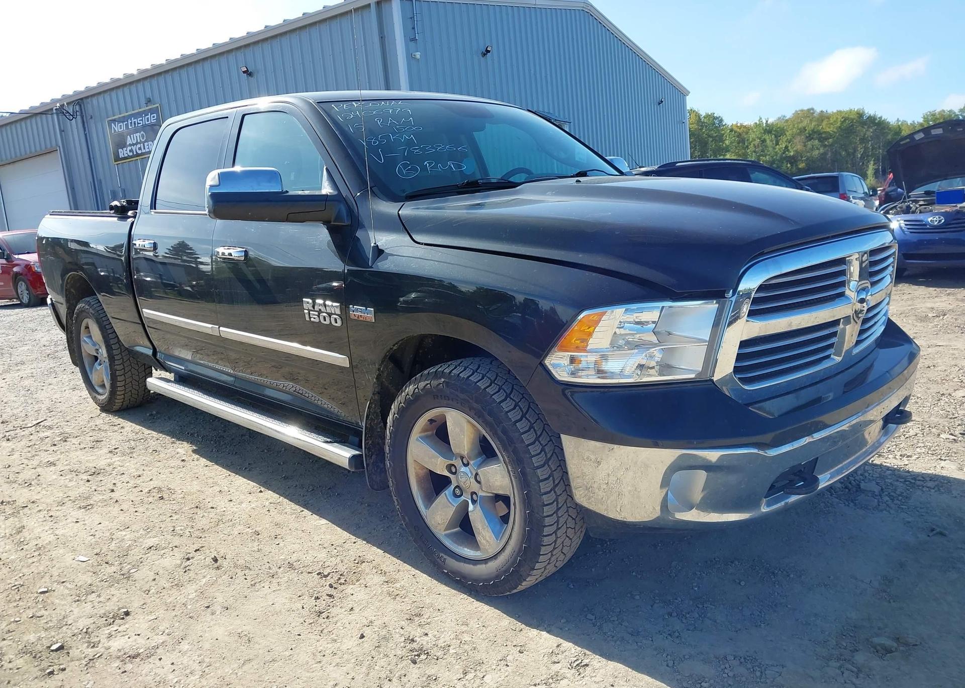 2015 RAM 1500 SLT