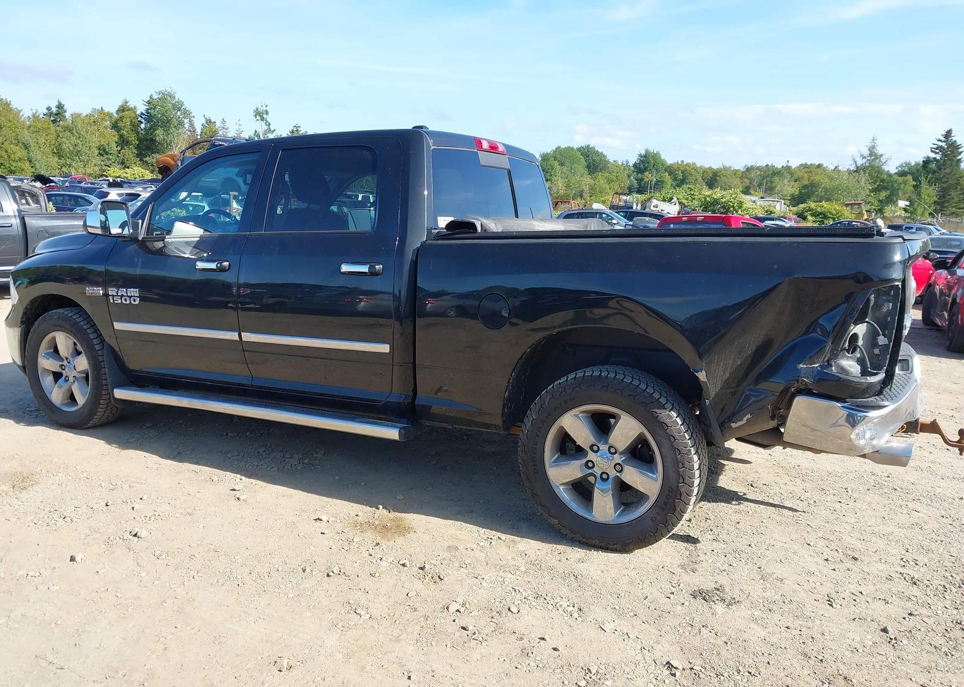 2015 RAM 1500 SLT