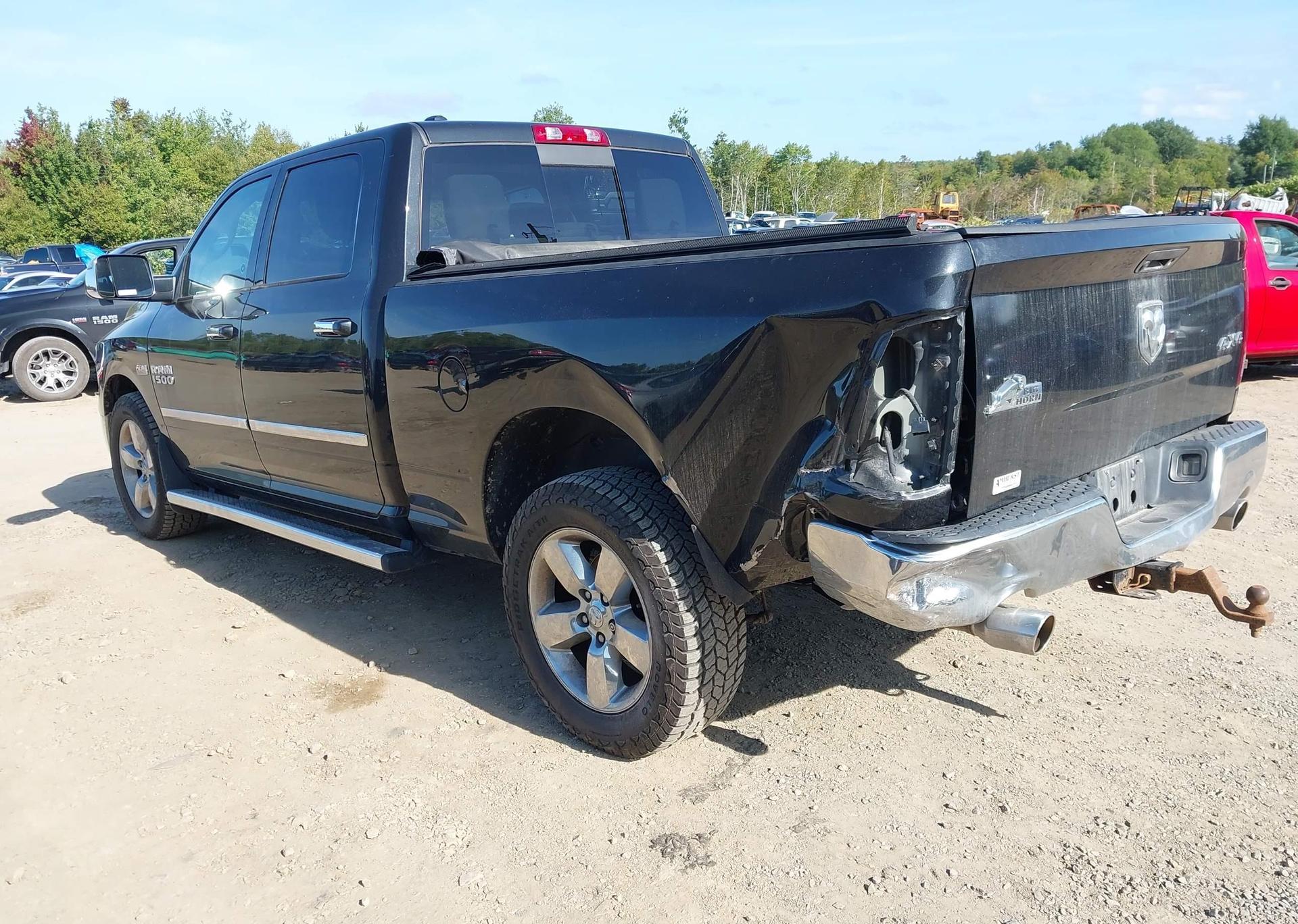 2015 RAM 1500 SLT