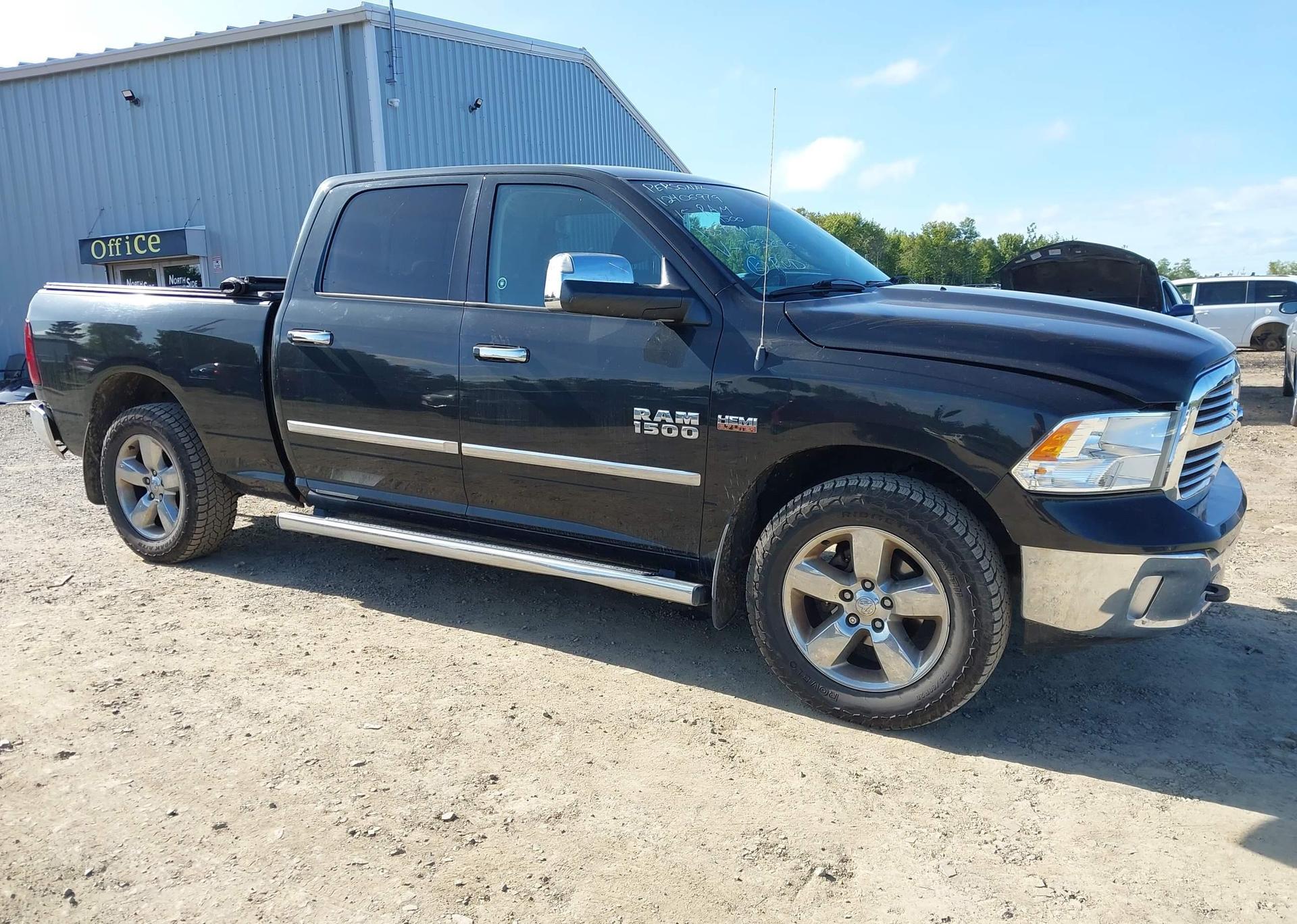 2015 RAM 1500 SLT
