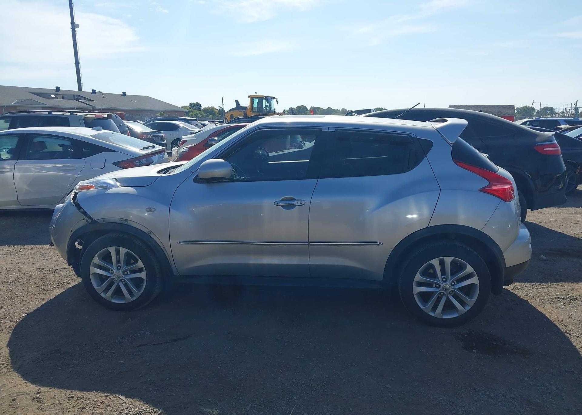 2011 NISSAN JUKE SV