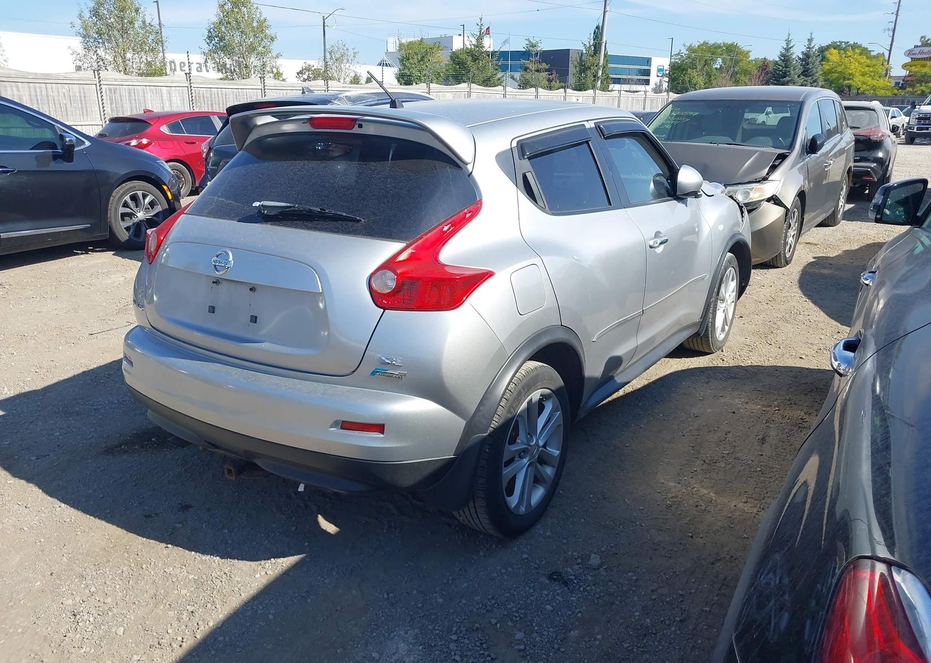 2011 NISSAN JUKE SV