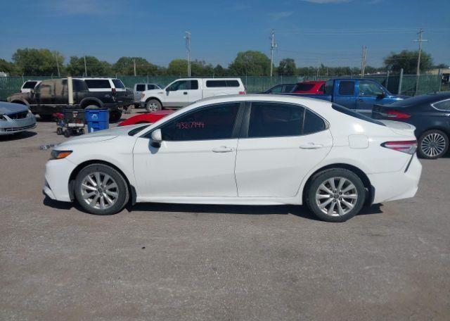 2020 TOYOTA CAMRY SE