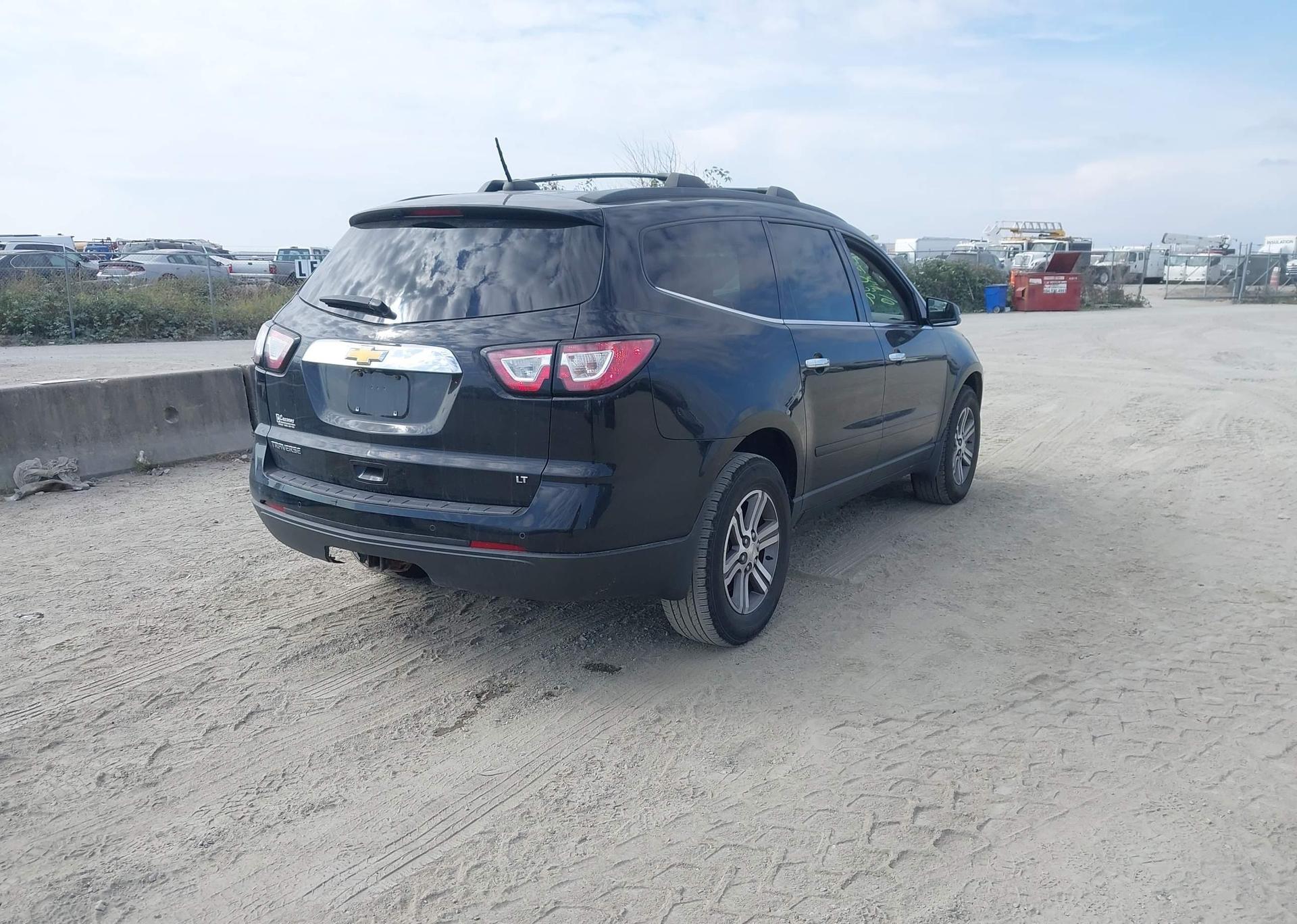 2017 CHEVROLET TRAVERSE LT