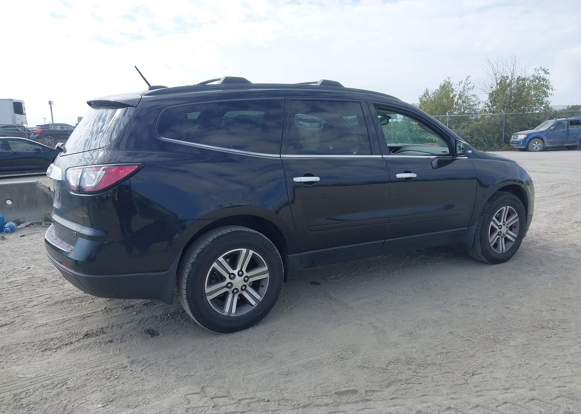 2017 CHEVROLET TRAVERSE LT