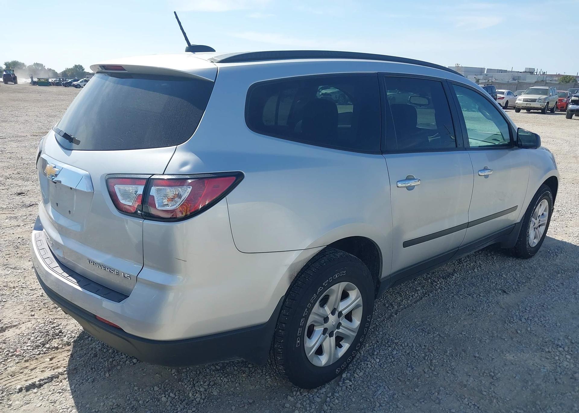 2016 CHEVROLET TRAVERSE LS