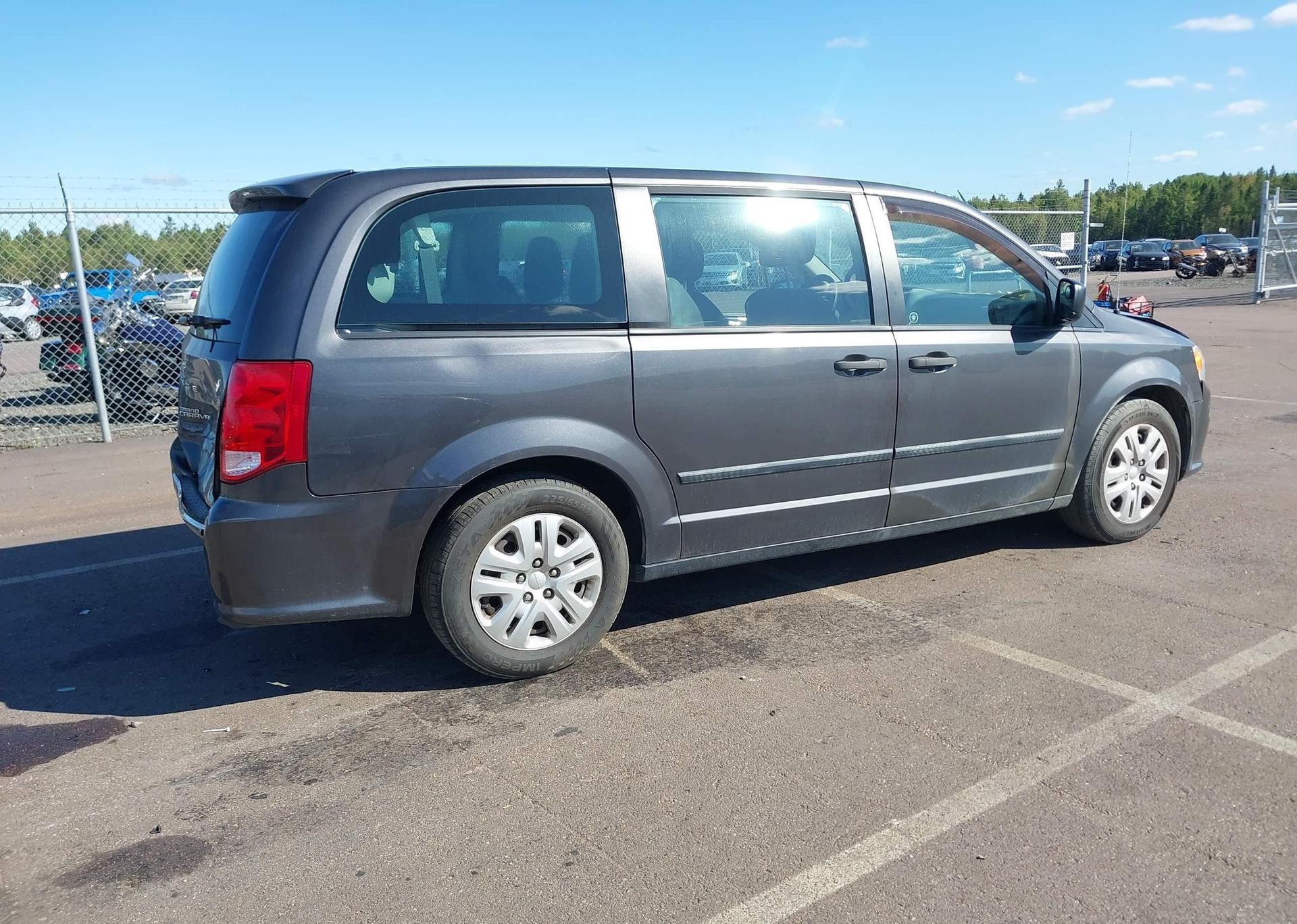 2016 DODGE GRAND CARAVAN SE