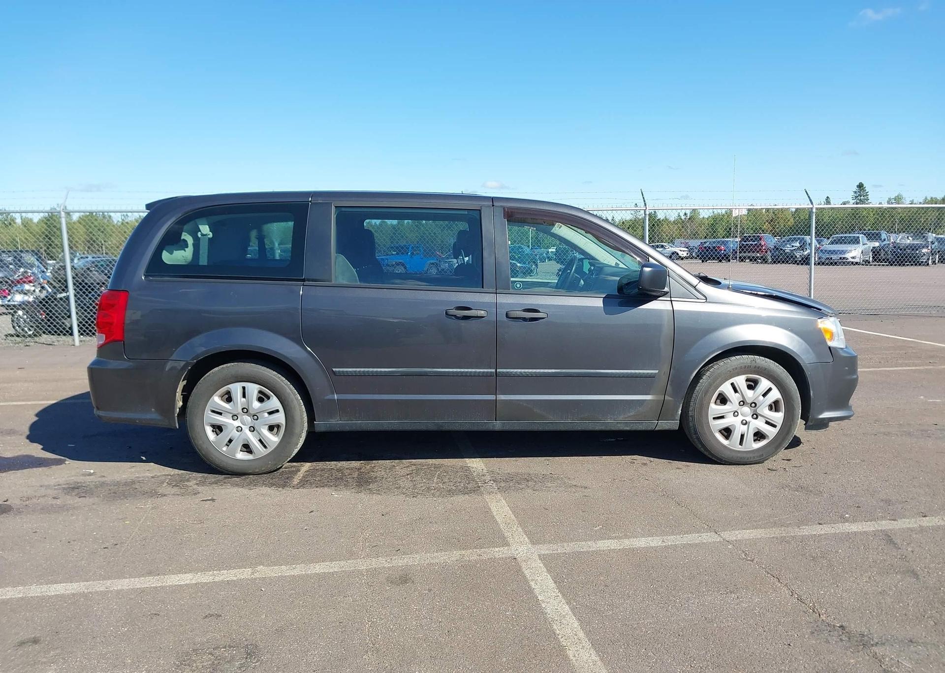 2016 DODGE GRAND CARAVAN SE