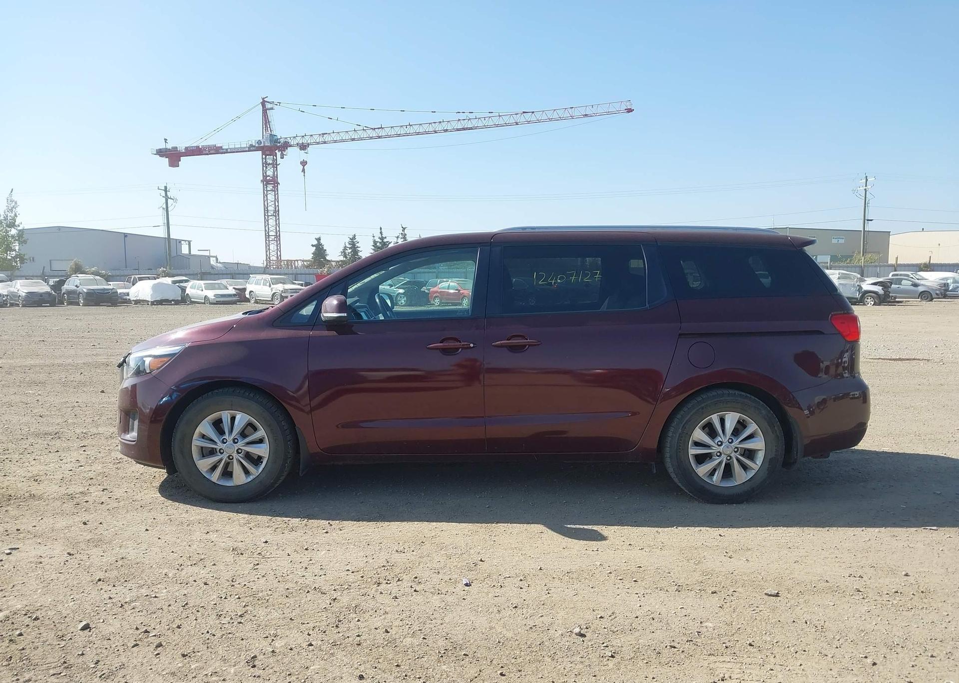 2017 KIA SEDONA LX