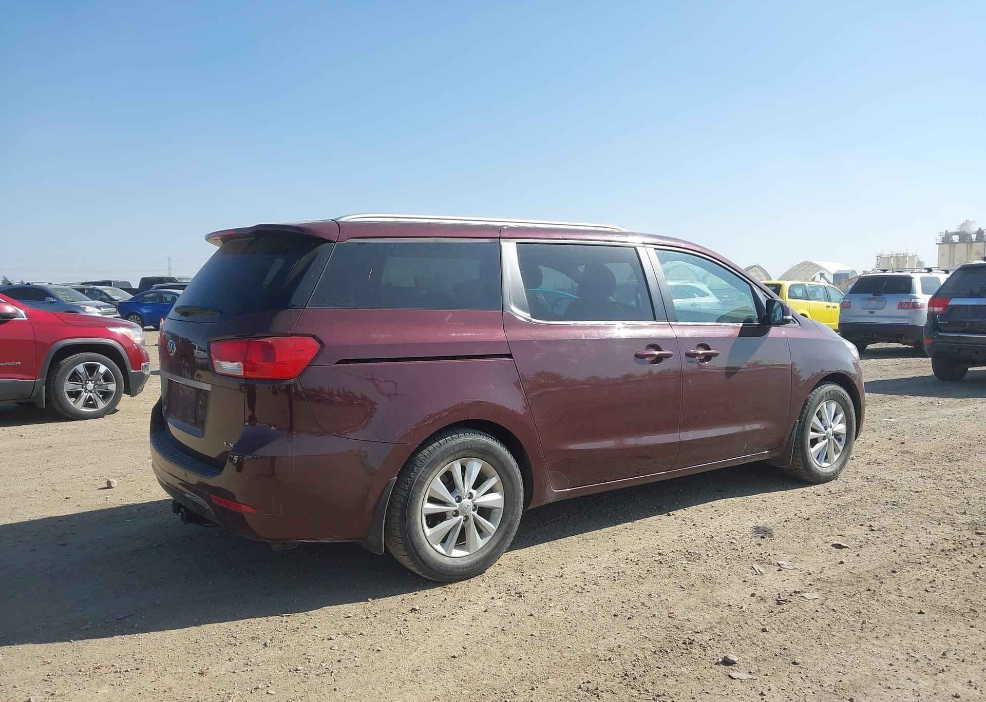 2017 KIA SEDONA LX