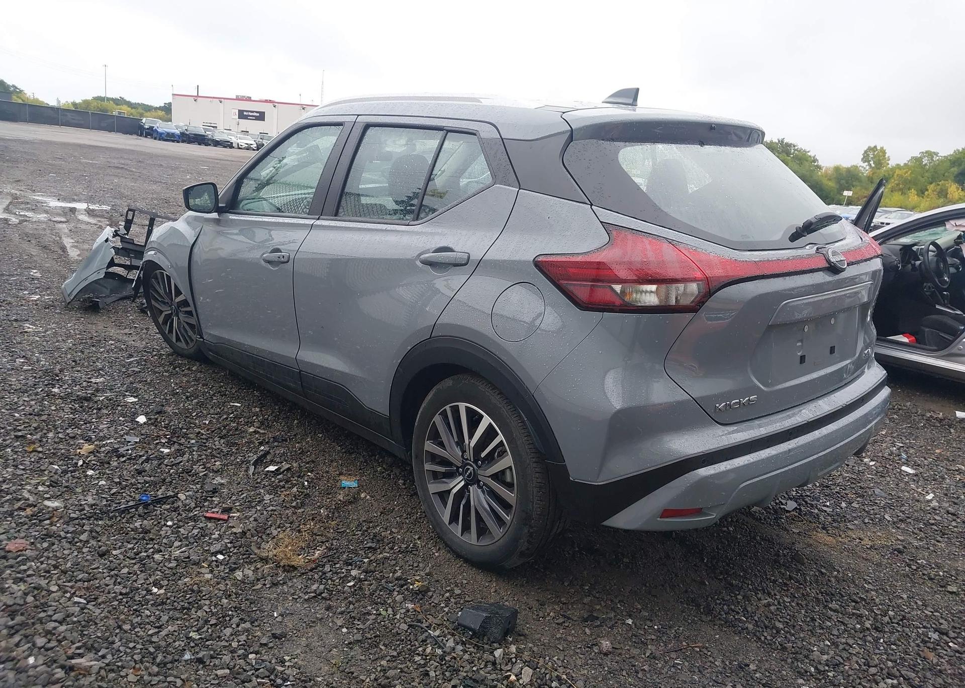 2024 NISSAN KICKS