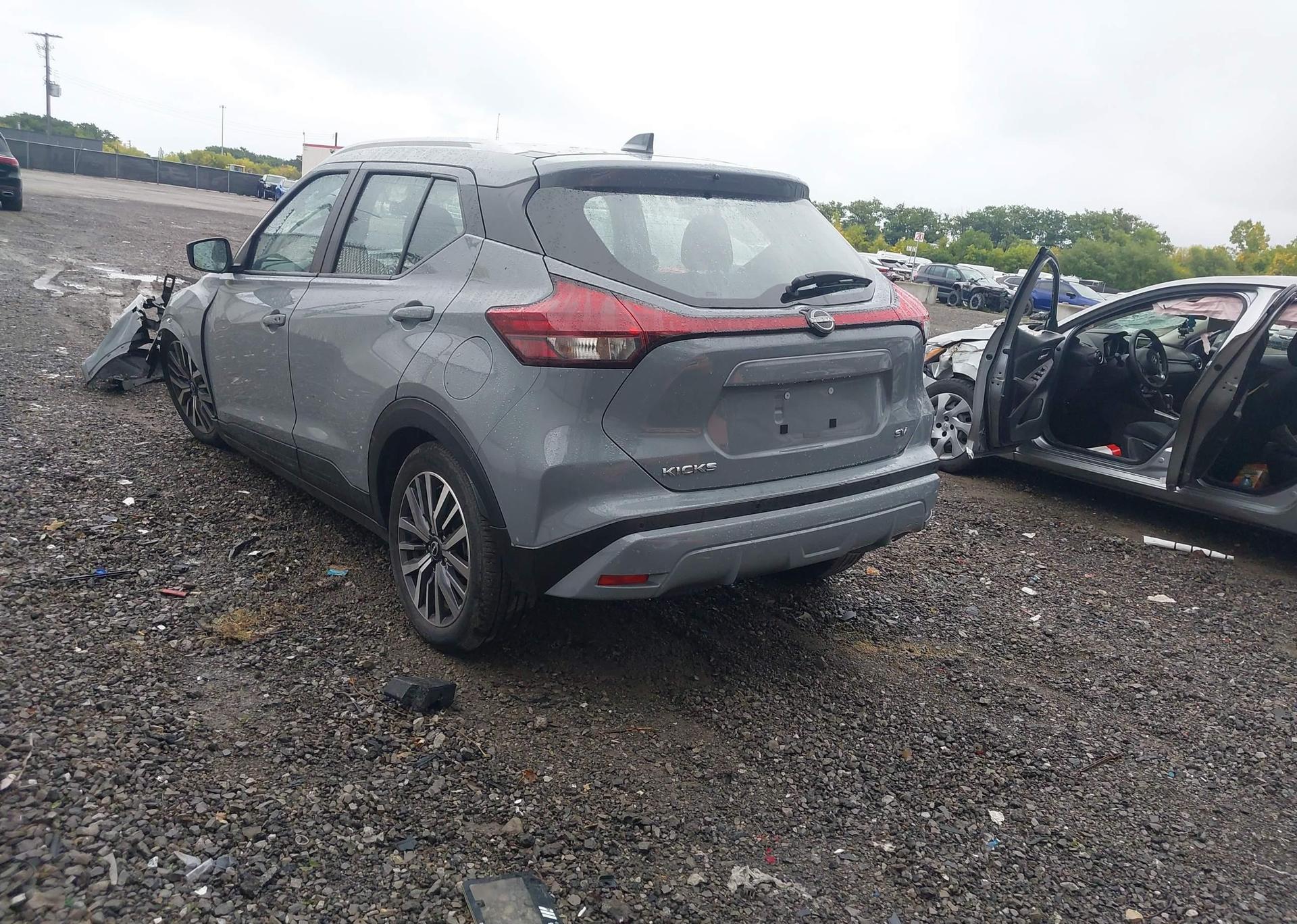 2024 NISSAN KICKS