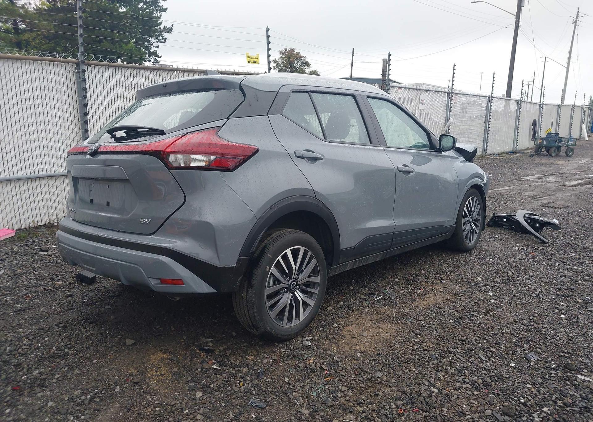 2024 NISSAN KICKS
