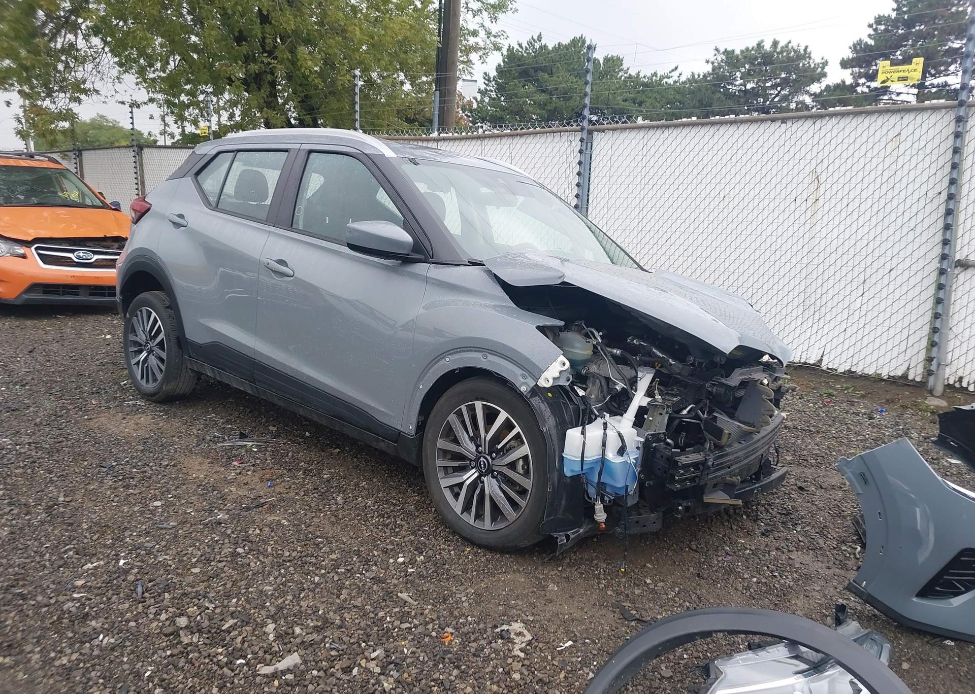 2024 NISSAN KICKS