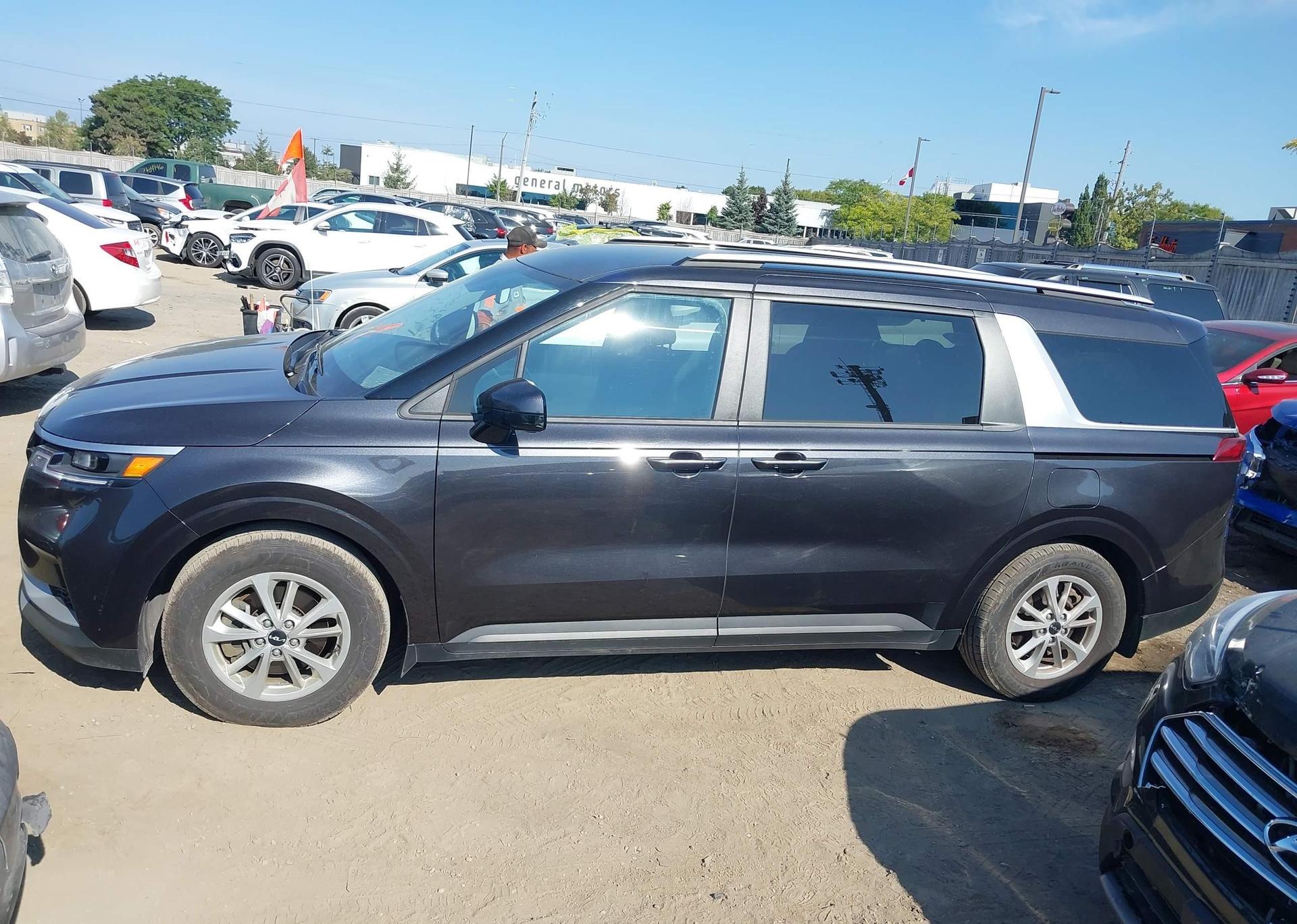2024 KIA CARNIVAL LX