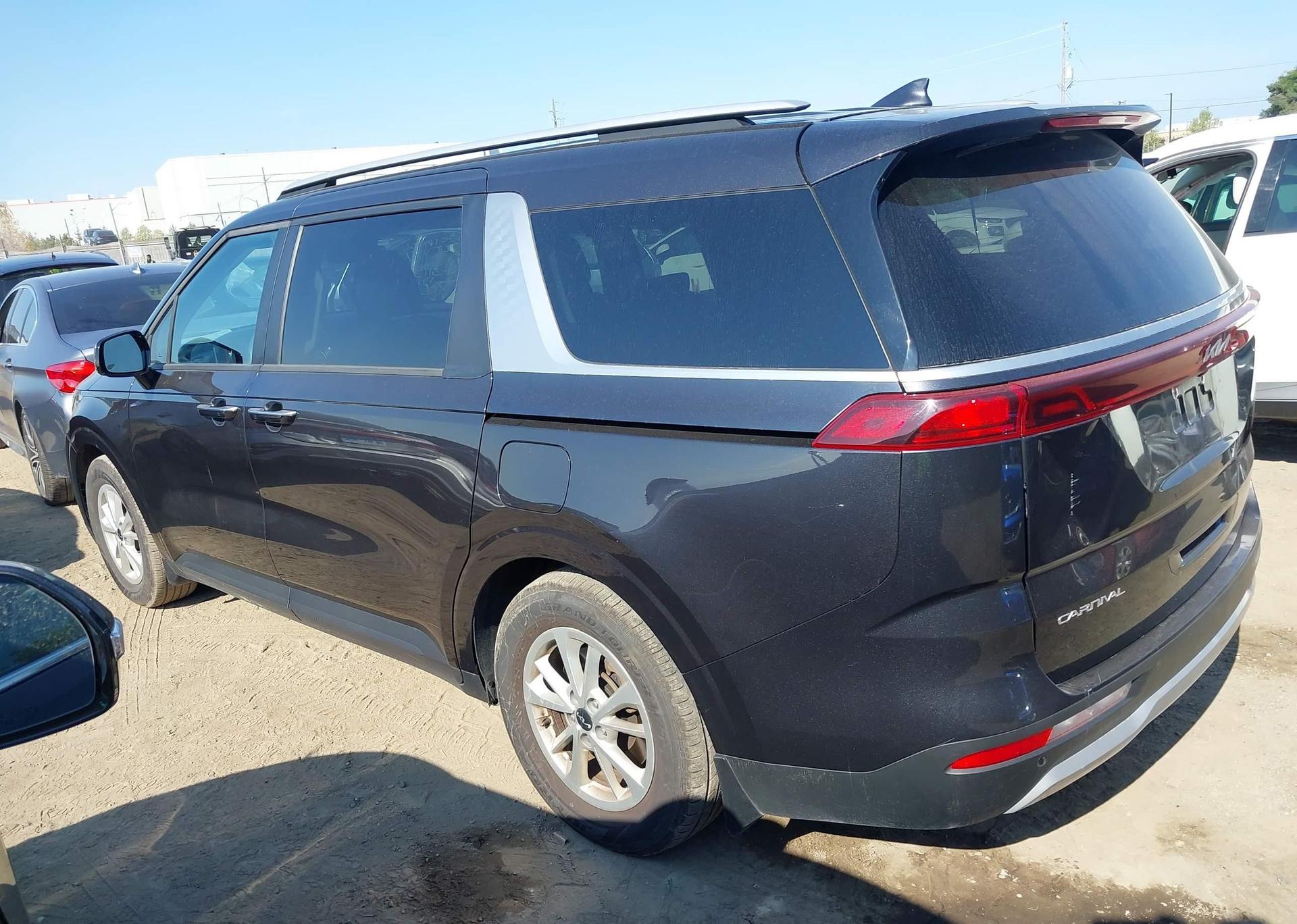 2024 KIA CARNIVAL LX