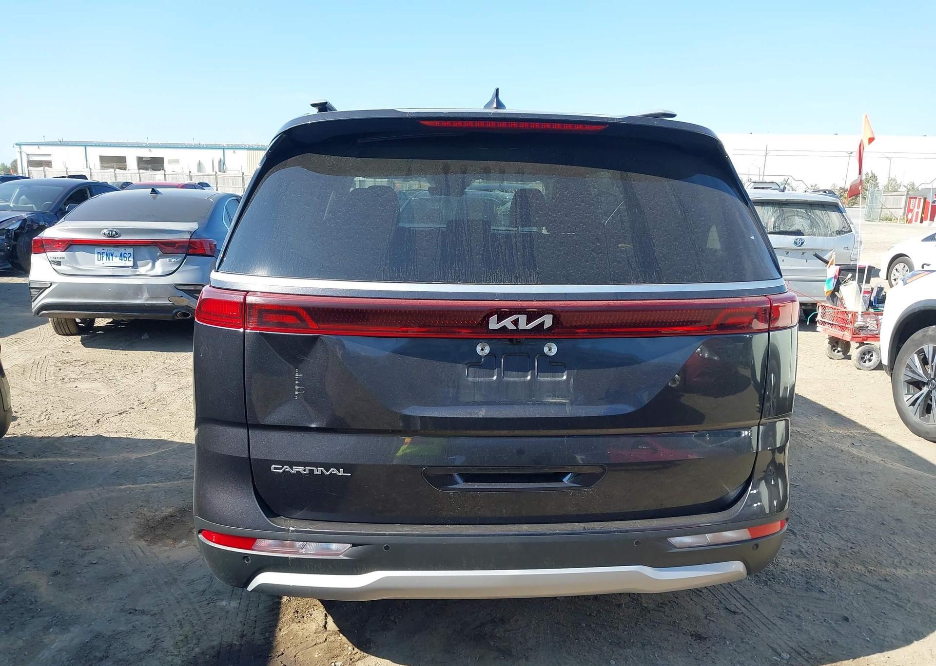 2024 KIA CARNIVAL LX