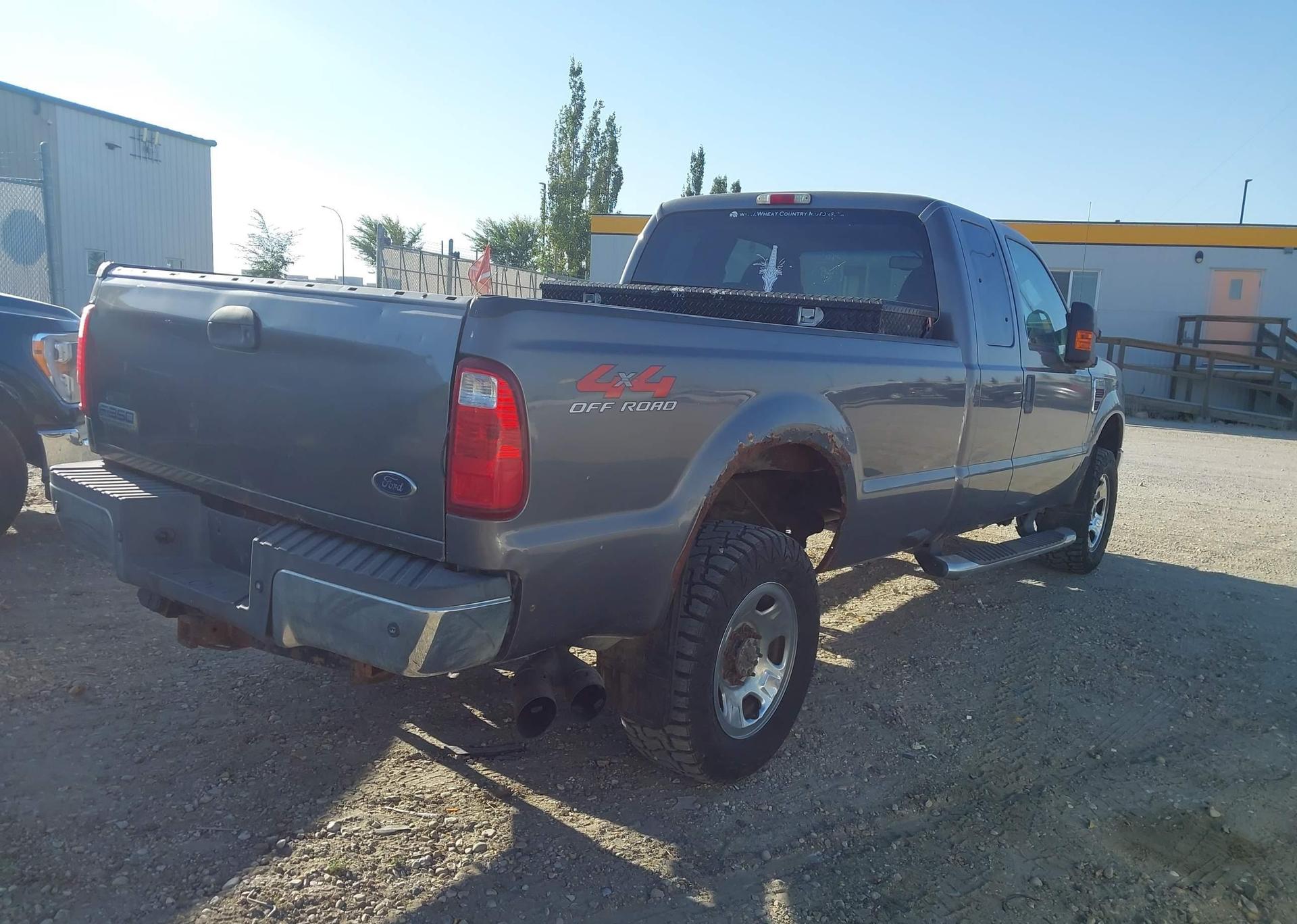 2009 FORD F-350 FX4