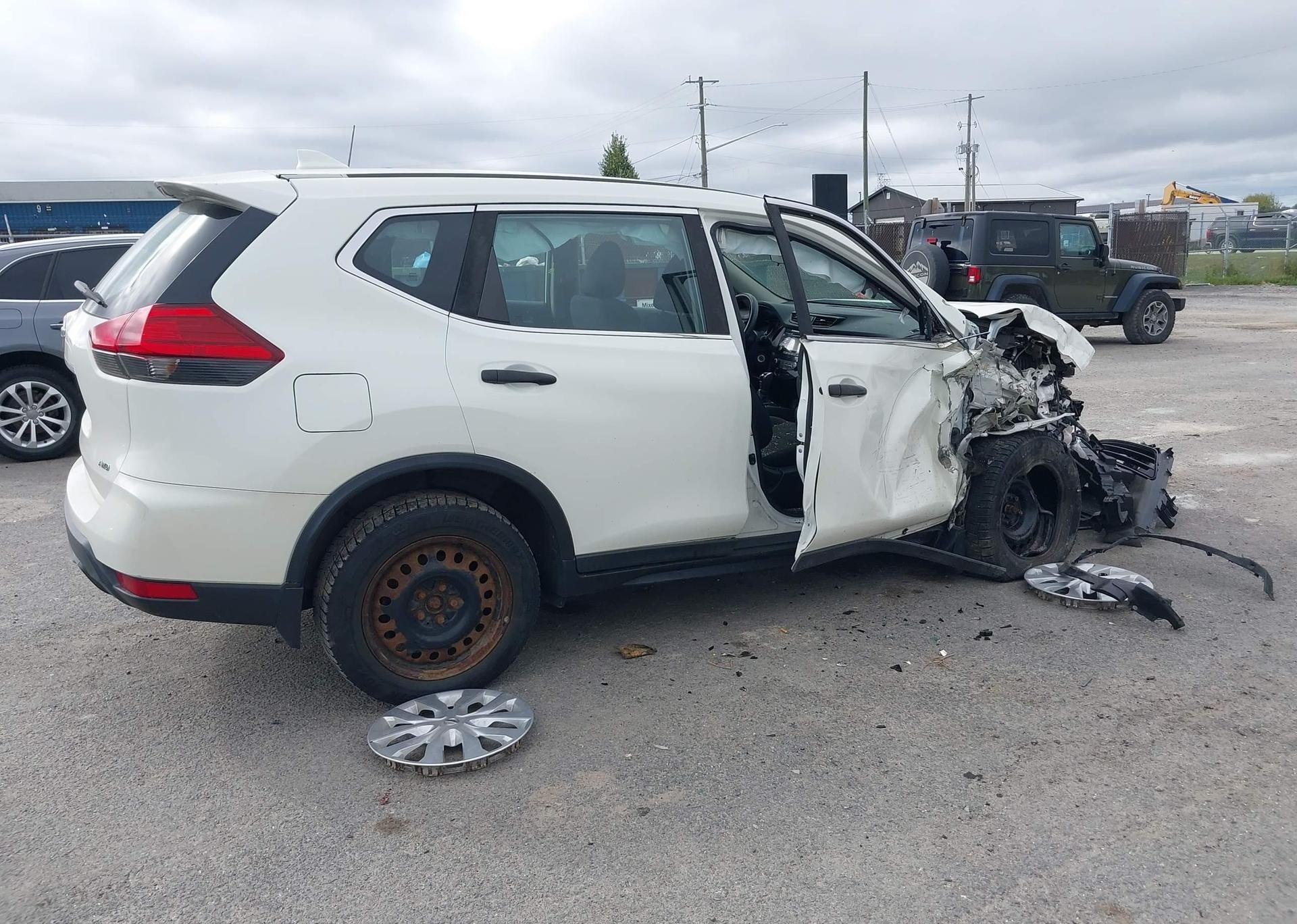 2017 NISSAN ROGUE