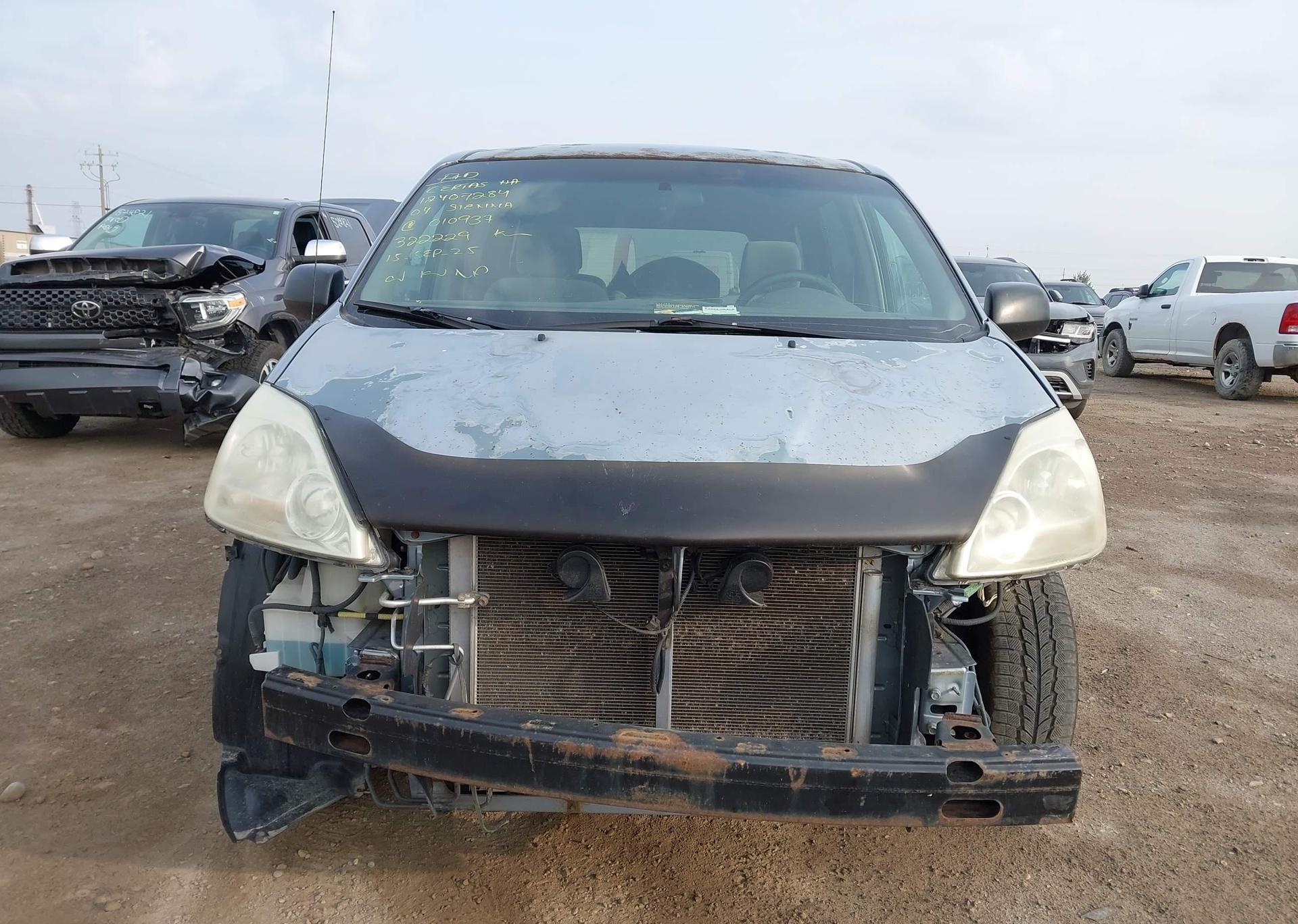 2004 TOYOTA SIENNA CE