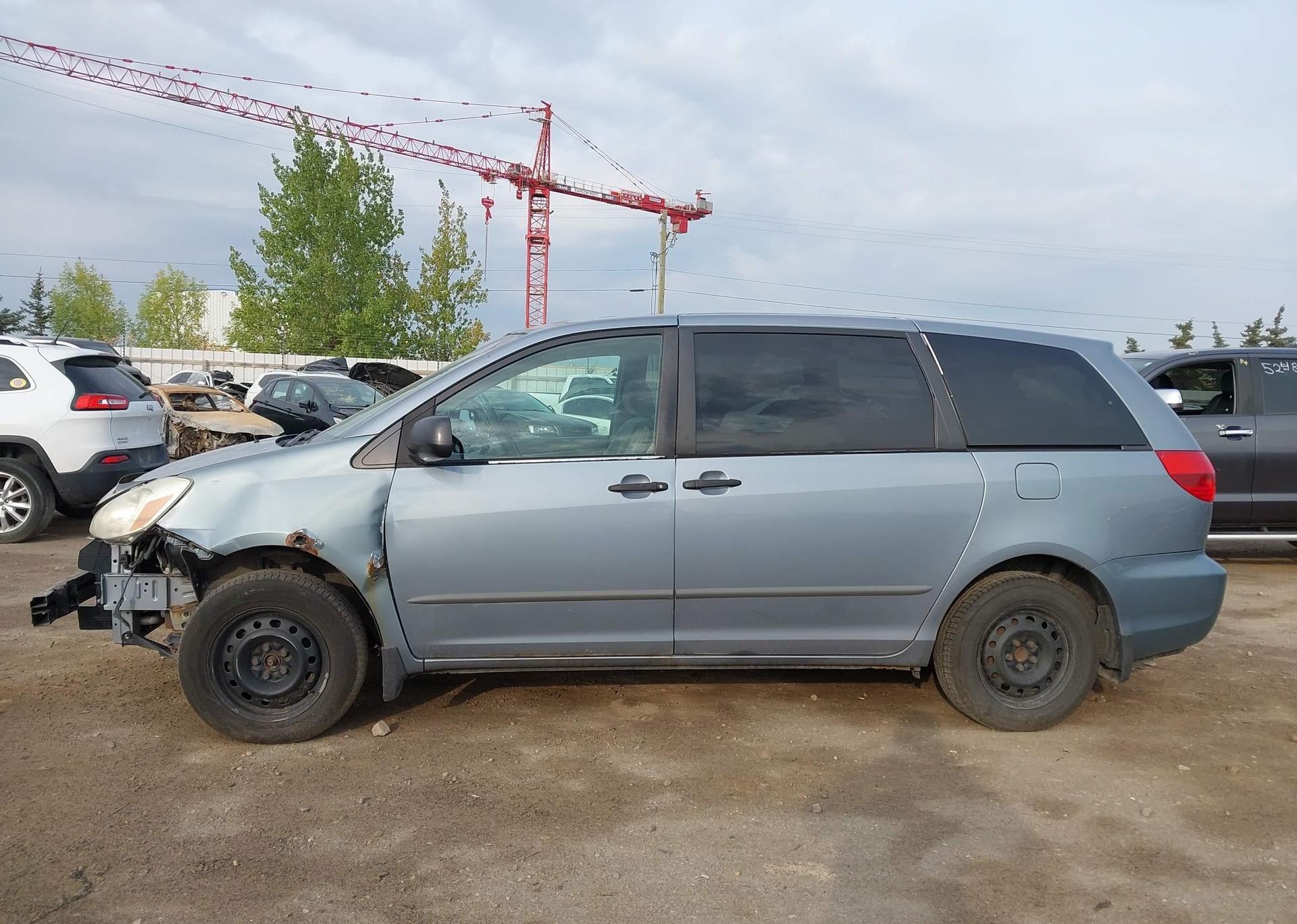 2004 TOYOTA SIENNA CE