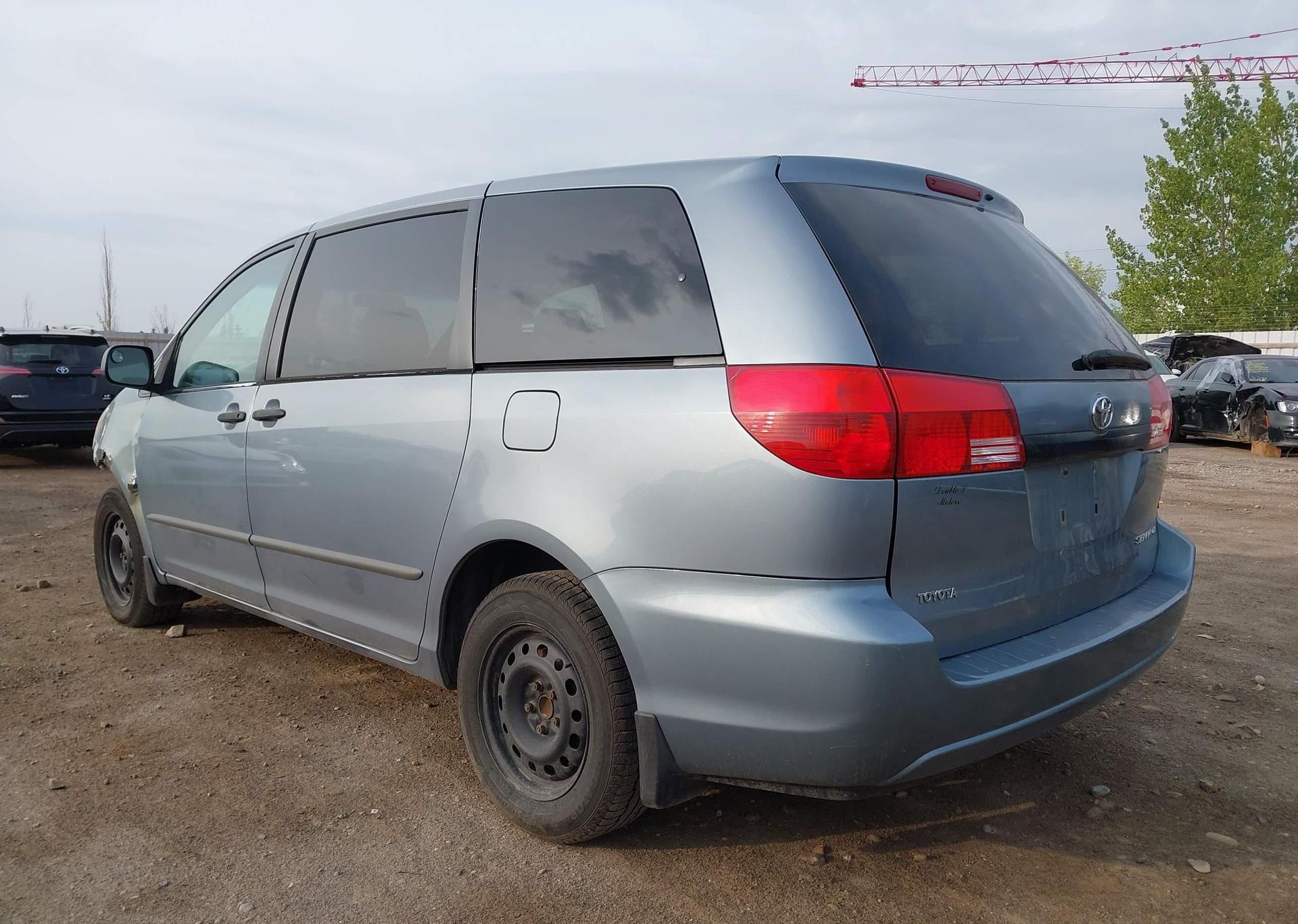 2004 TOYOTA SIENNA CE