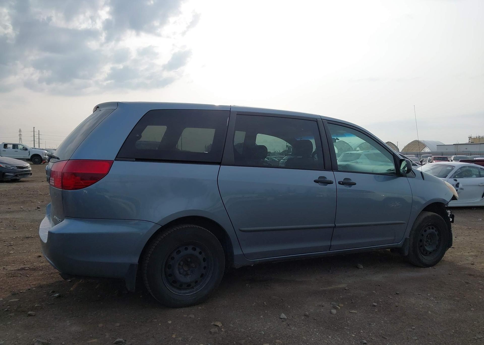 2004 TOYOTA SIENNA CE